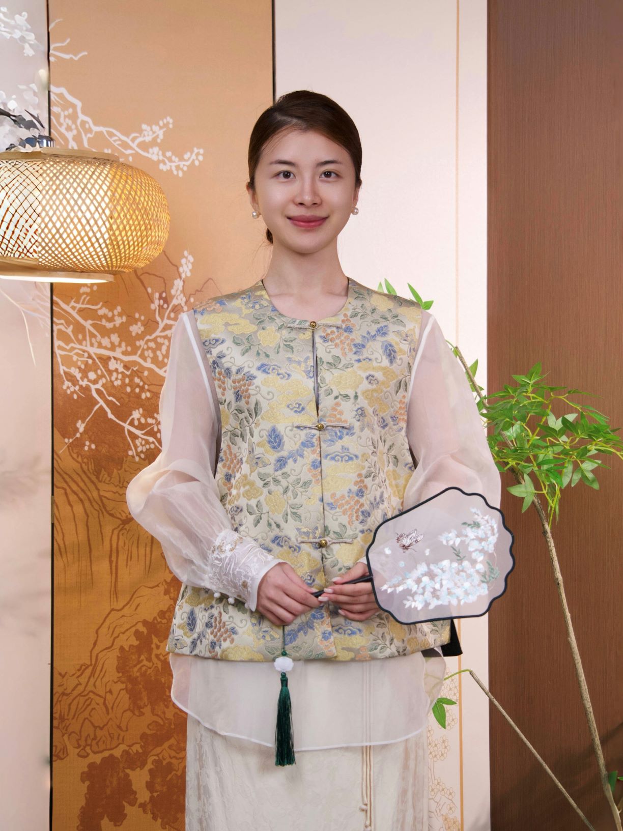 古月茗里【锦簇生香】新中式宋锦万花丛提花金色盘扣圆领马甲