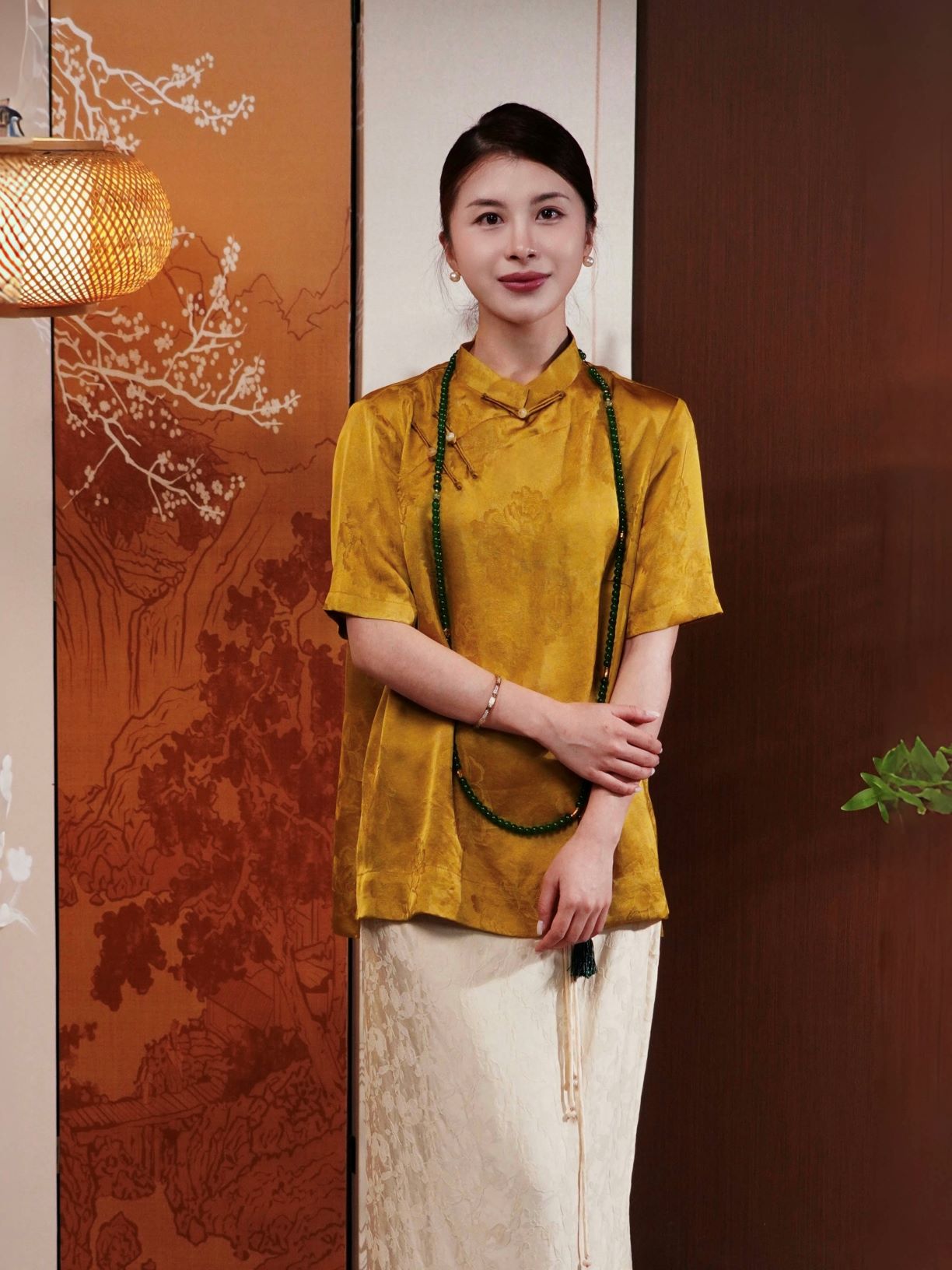 古月茗里【金猊焕彩】新中式复古金色立领斜襟盘扣春夏款短袖上衣