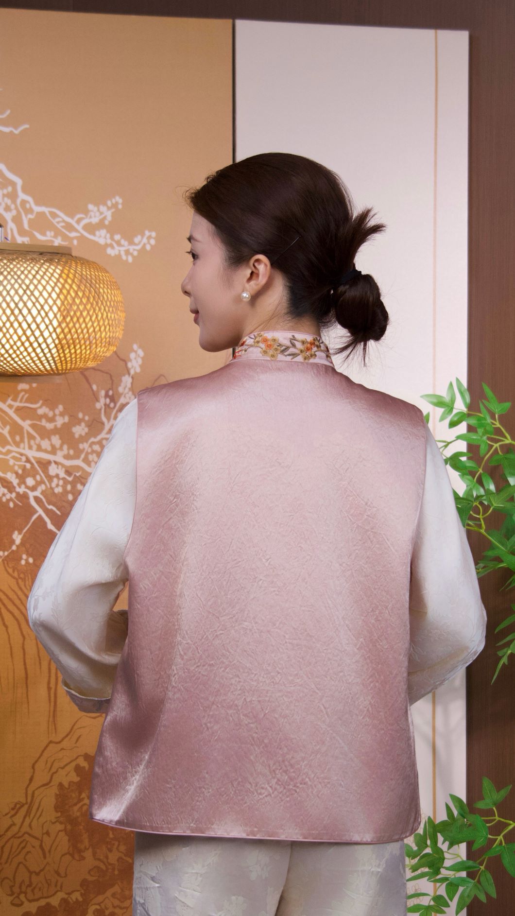 古月茗里【粉影琼姿】新中式粉色双凤吉祥重工刺绣金色盘扣立领马甲