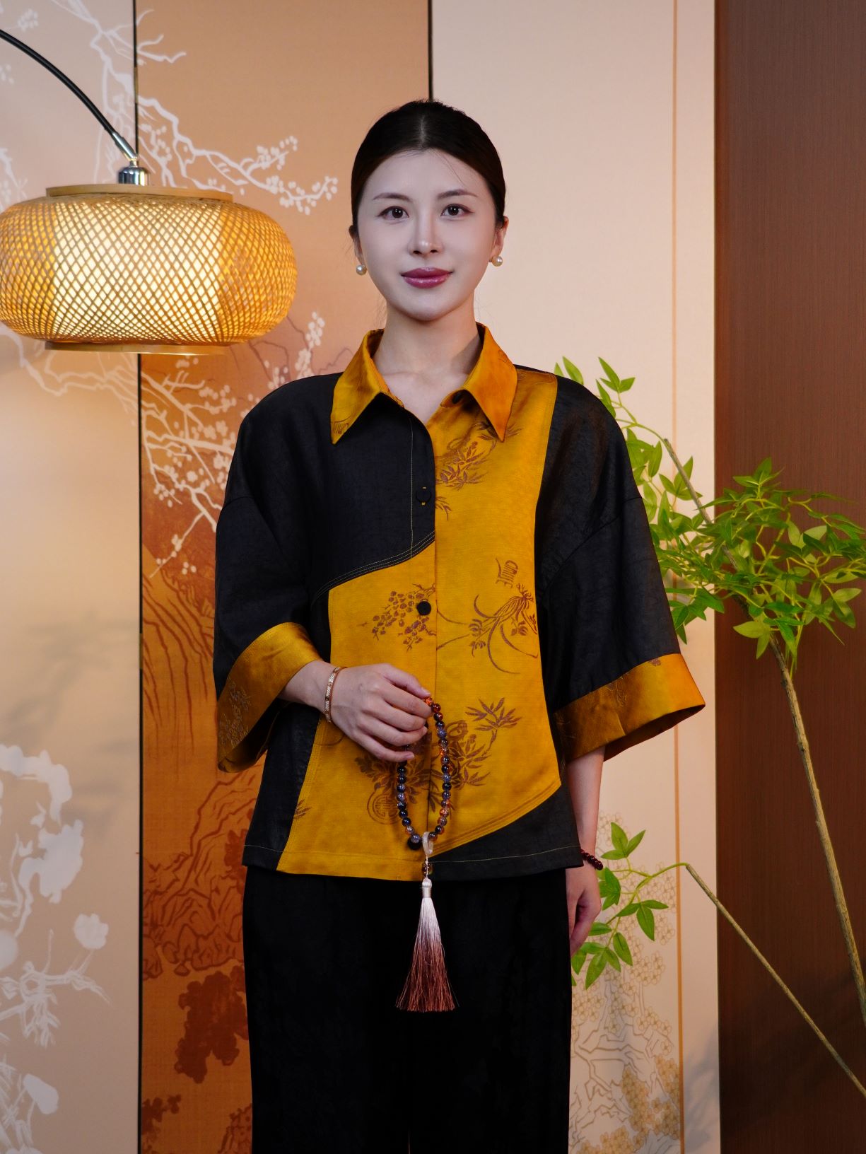 古月茗里【墨缀金章】新中式香云纱黑金撞色不规则拼接小翻领七分袖上衣