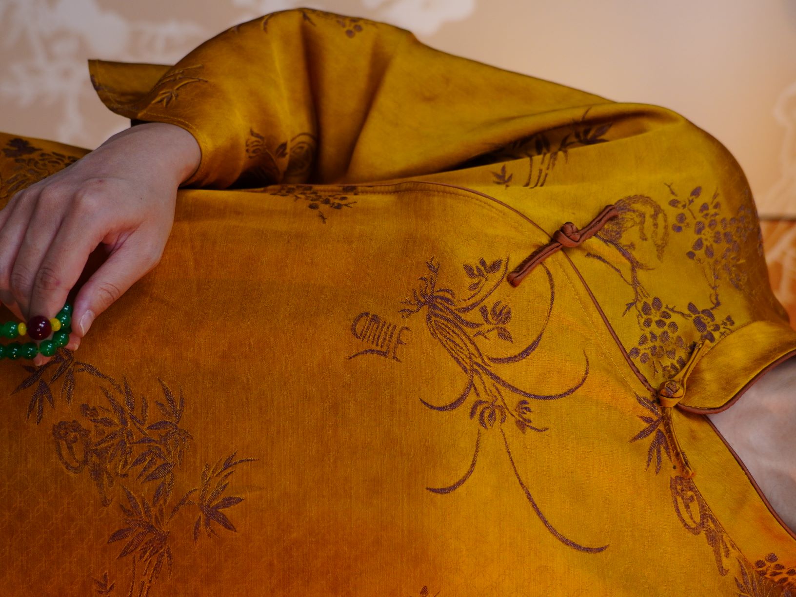 古月茗里【云锦金章】新中式香云纱提花斜襟盘扣可敞开两穿长袍