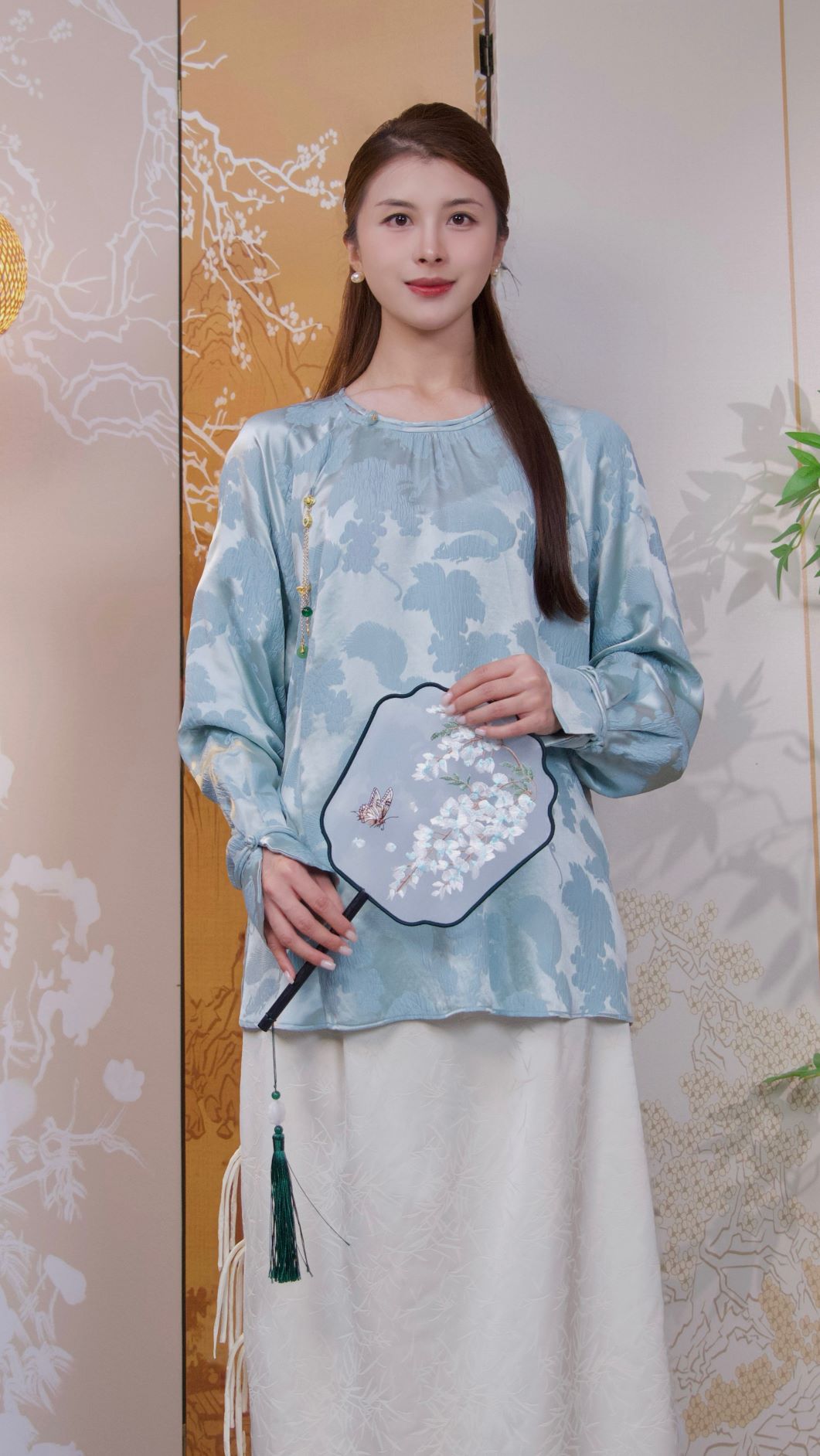 古月茗里【靛云裁绡】新中式暗纹哑光提花玉翠流苏圆领蓝色春夏款上衣