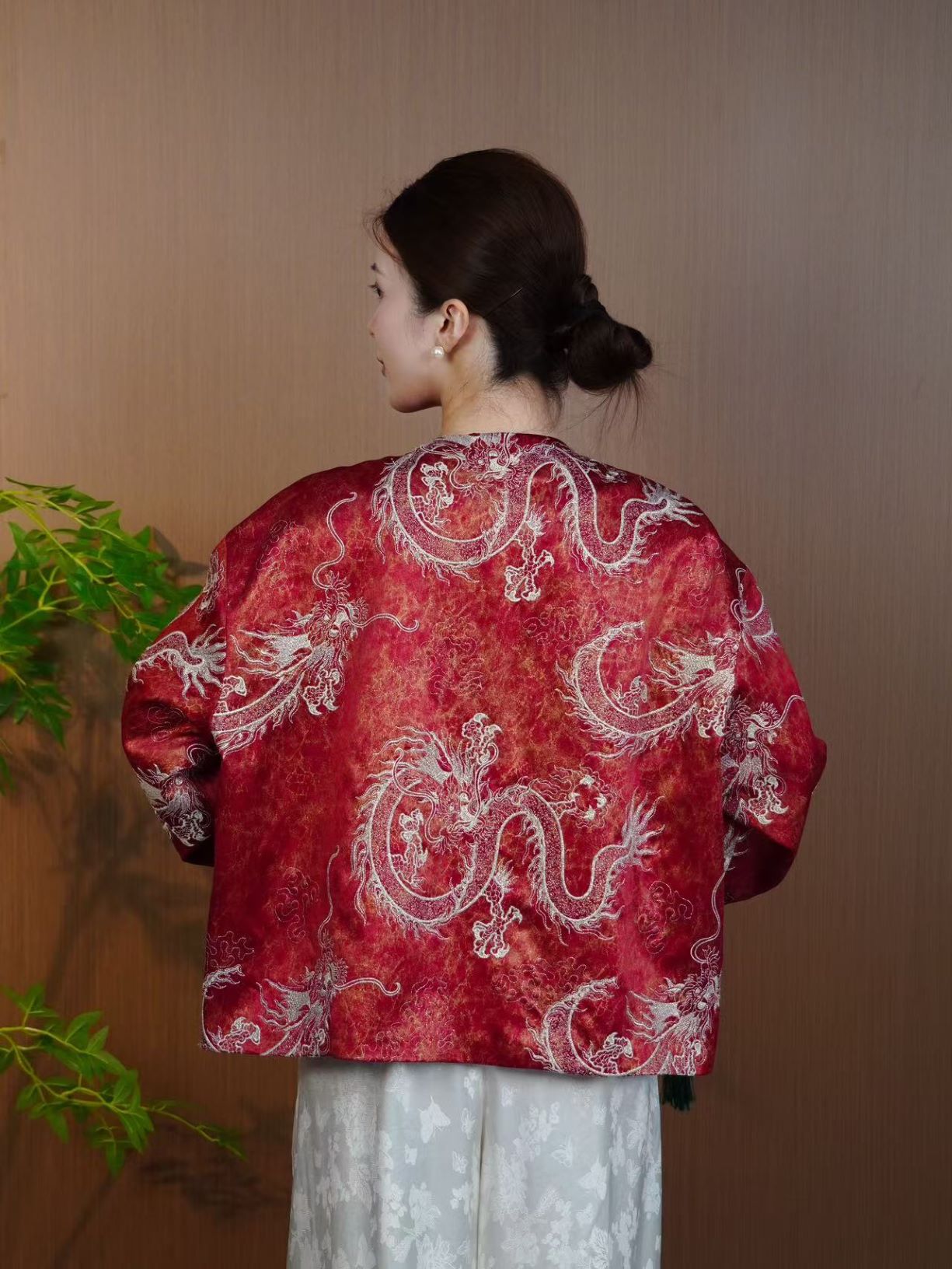 古月茗里【赤焰游龙】新中式重工游龙绣花红色盘扣圆领棉服外套