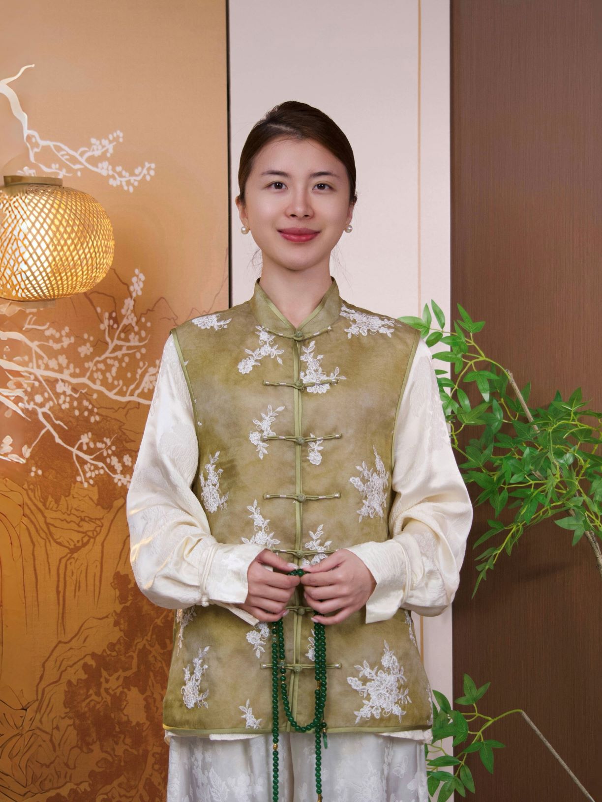 古月茗里【绿意生辉】新中式桑蚕丝刺绣盘扣立领绿色马甲（常规款）