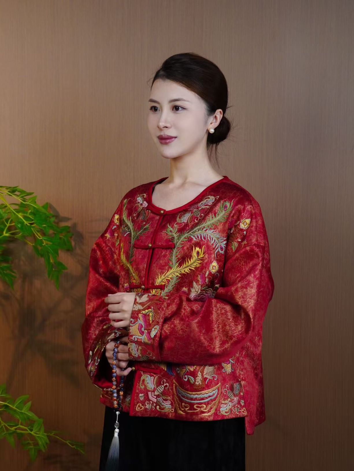 古月茗里【凤凰图】新中式醋酸重工定位刺绣红色盘扣圆领棉服外套