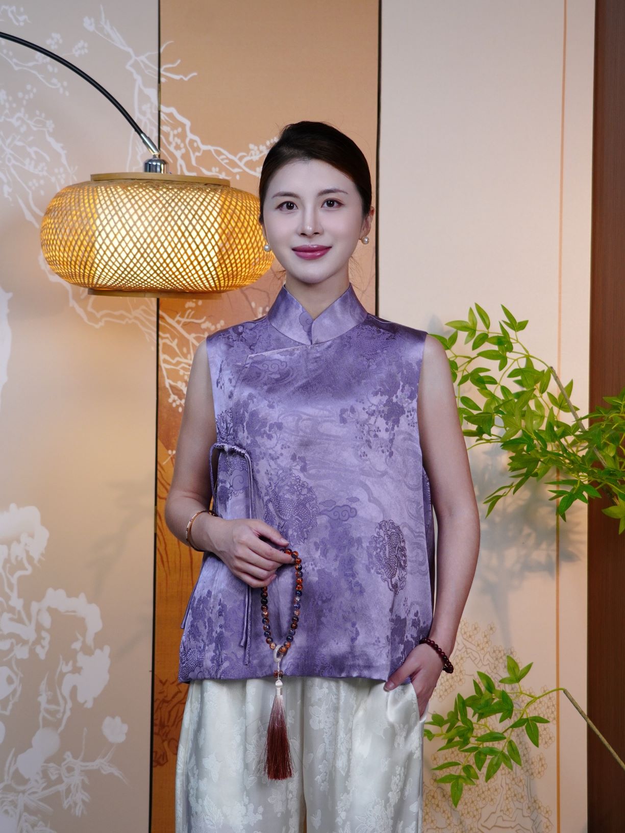 古月茗里【紫绡月痕】新中式紫色立体暗纹提花斜襟手工流苏单扣立领无袖背心上衣