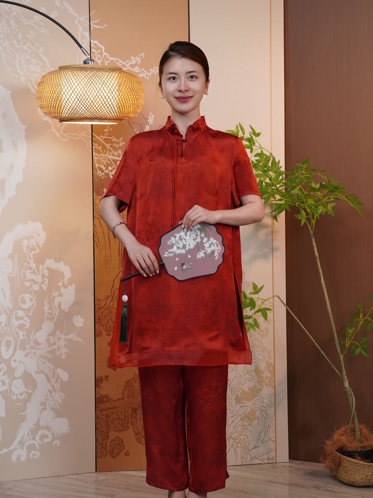 古月茗里【朱印流霞】新中式朱砂红暗纹提花盘扣立领中长款短袖上衣+裤子套装