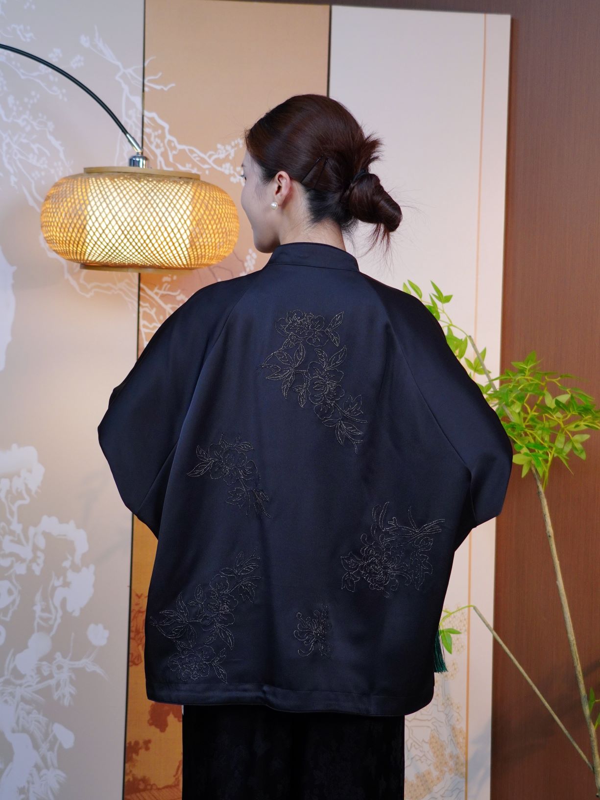 古月茗里【蝶舞翩翩】新中式珠光黑蝴蝶绣花玫红色撞袖盘扣立领领薄外套