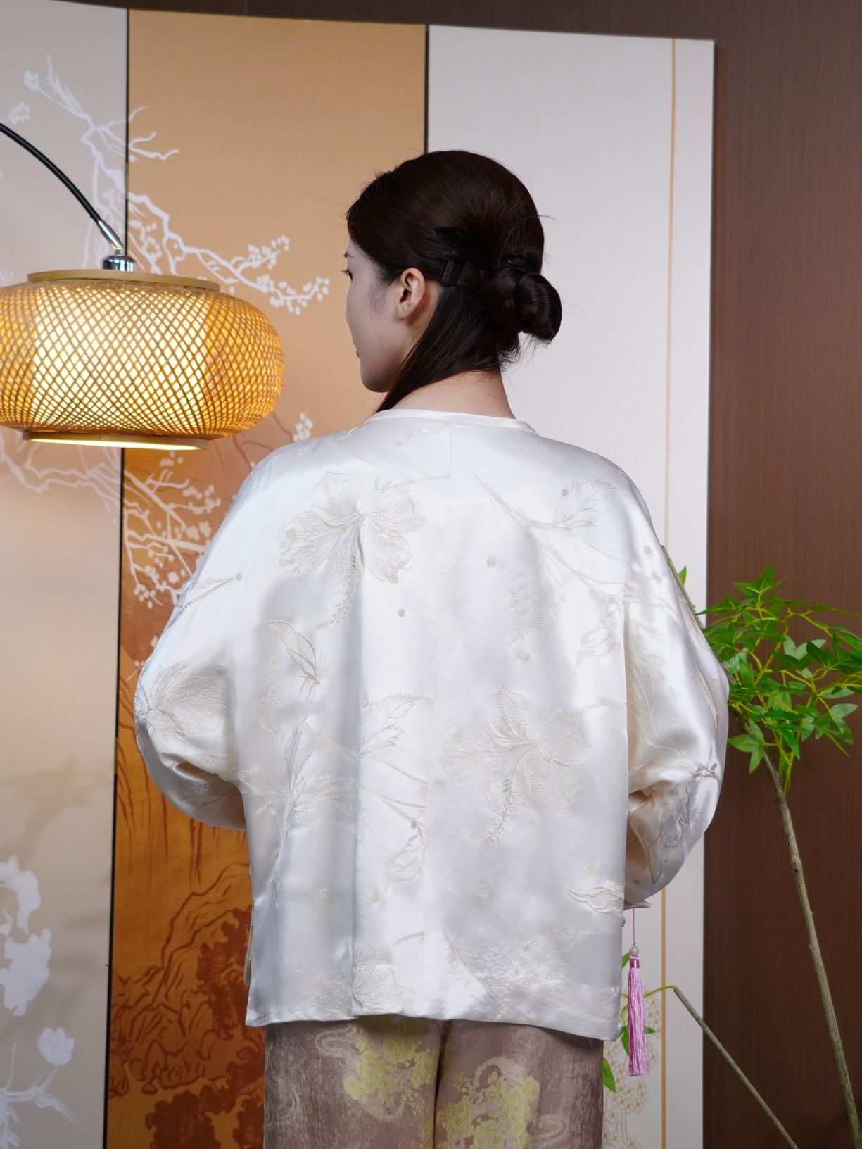 古月茗里【珠圆玉润】新中式雪白色光泽感明线提花圆领珍珠纽扣春夏款外套