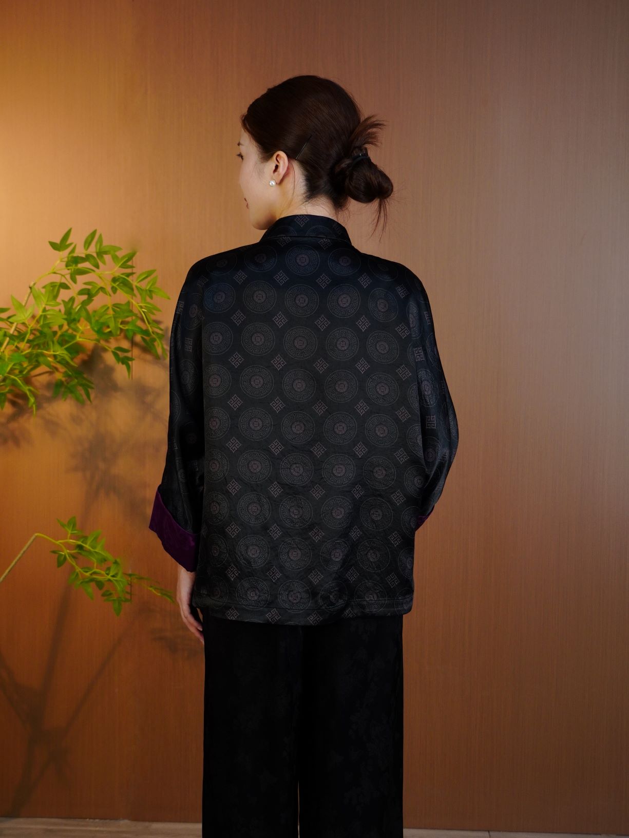 古月茗里【招财进宝】新中式醋酸香云纱铜钱印花紫色拼袖立领九分袖上衣外套