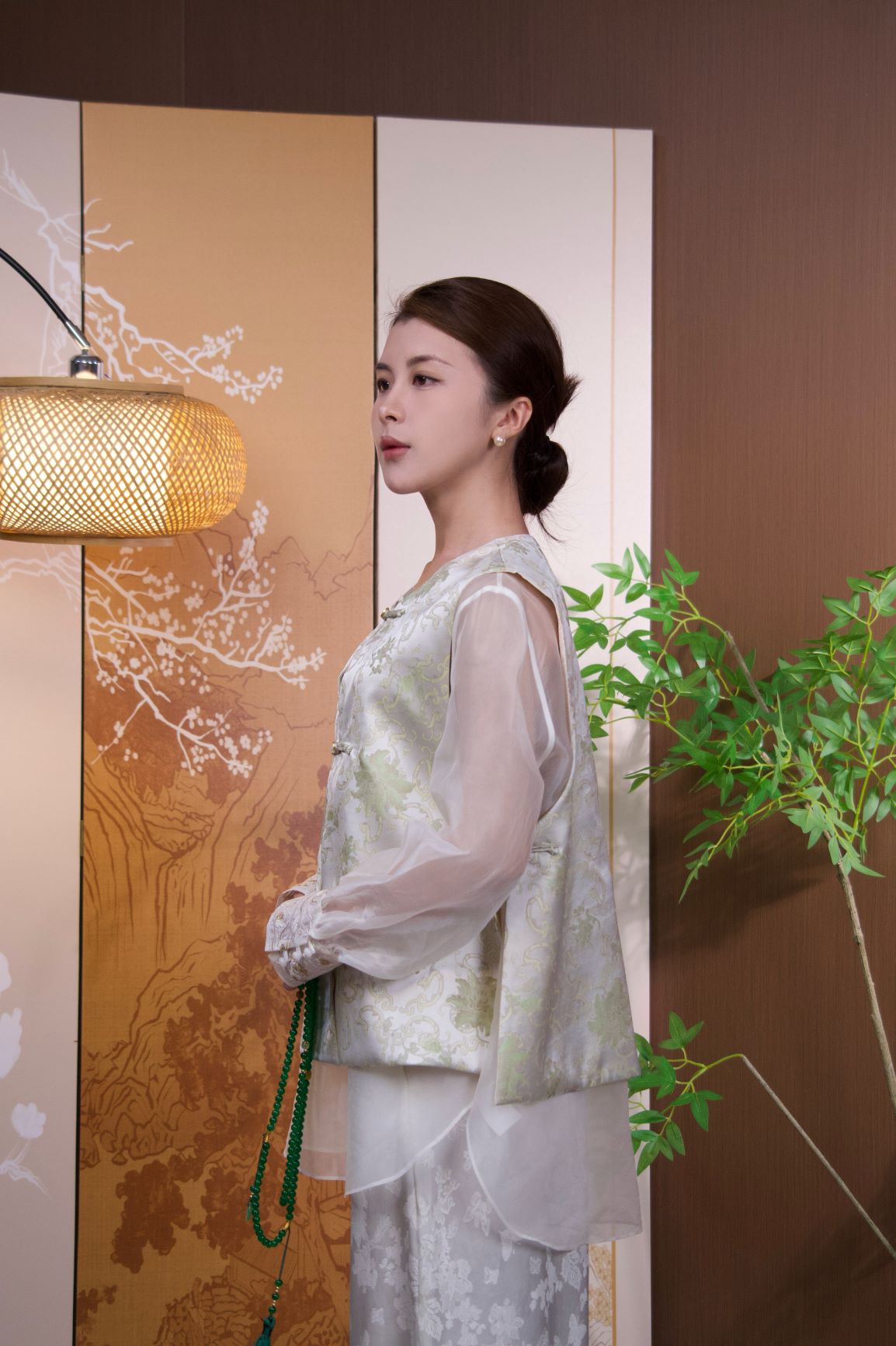 古月茗里【碧影扶疏】新中式宋锦金色盘扣圆领马甲