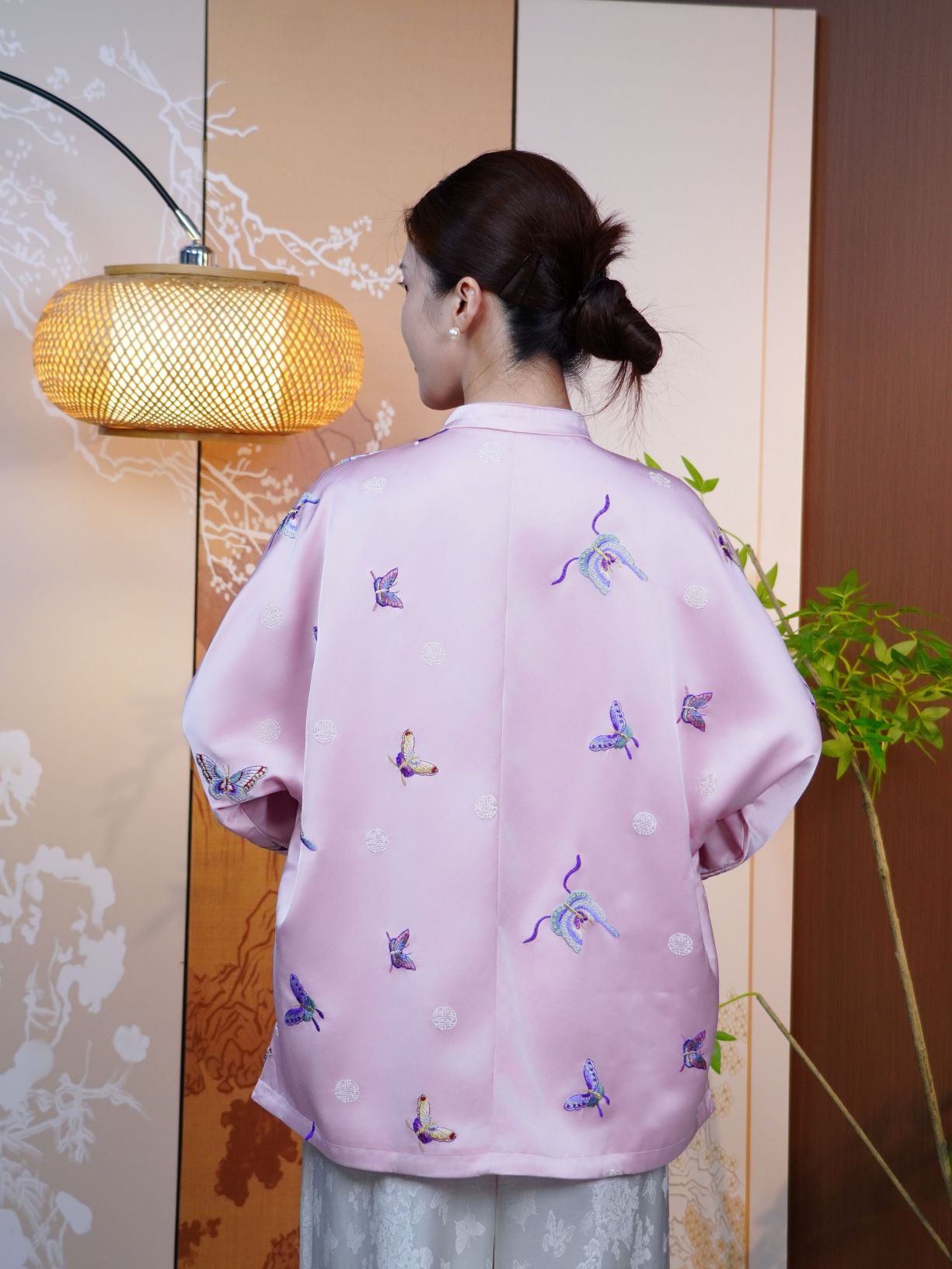 古月茗里【蝶舞翩翩】新中式珠光粉蝴蝶绣花青绿色撞袖盘扣立领领薄外套