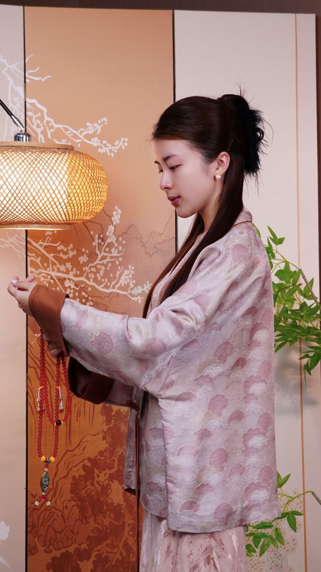 古月茗里【粉墨寻香】新中式和风香云纱日出图金色盘扣绑带流苏V领外套