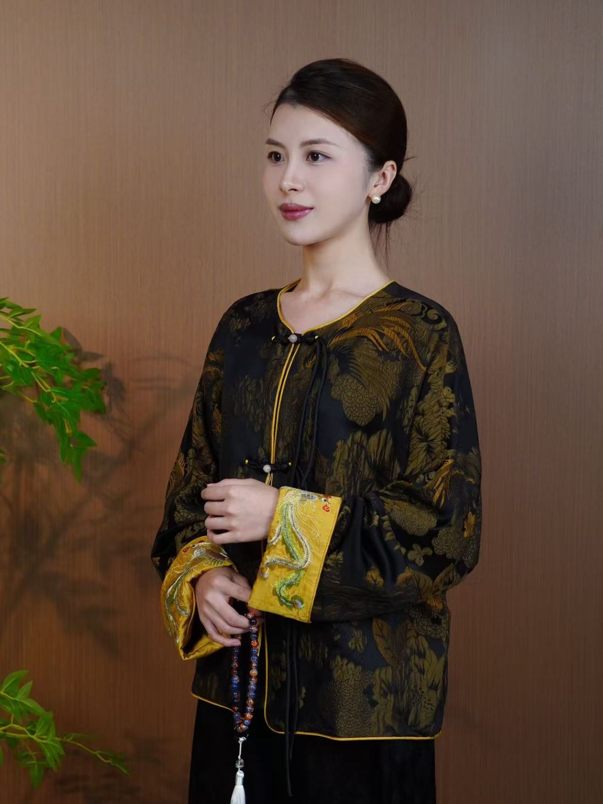 古月茗里【凤栖云裳】新中式黑金色暗纹提花重工袖口刺绣流苏盘扣圆领外套