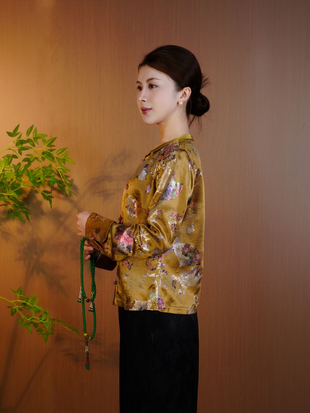 古月茗里【玄金耀纹】新中式姜黄色亮面印花纹理感盘扣薄款圆领小翻领外套