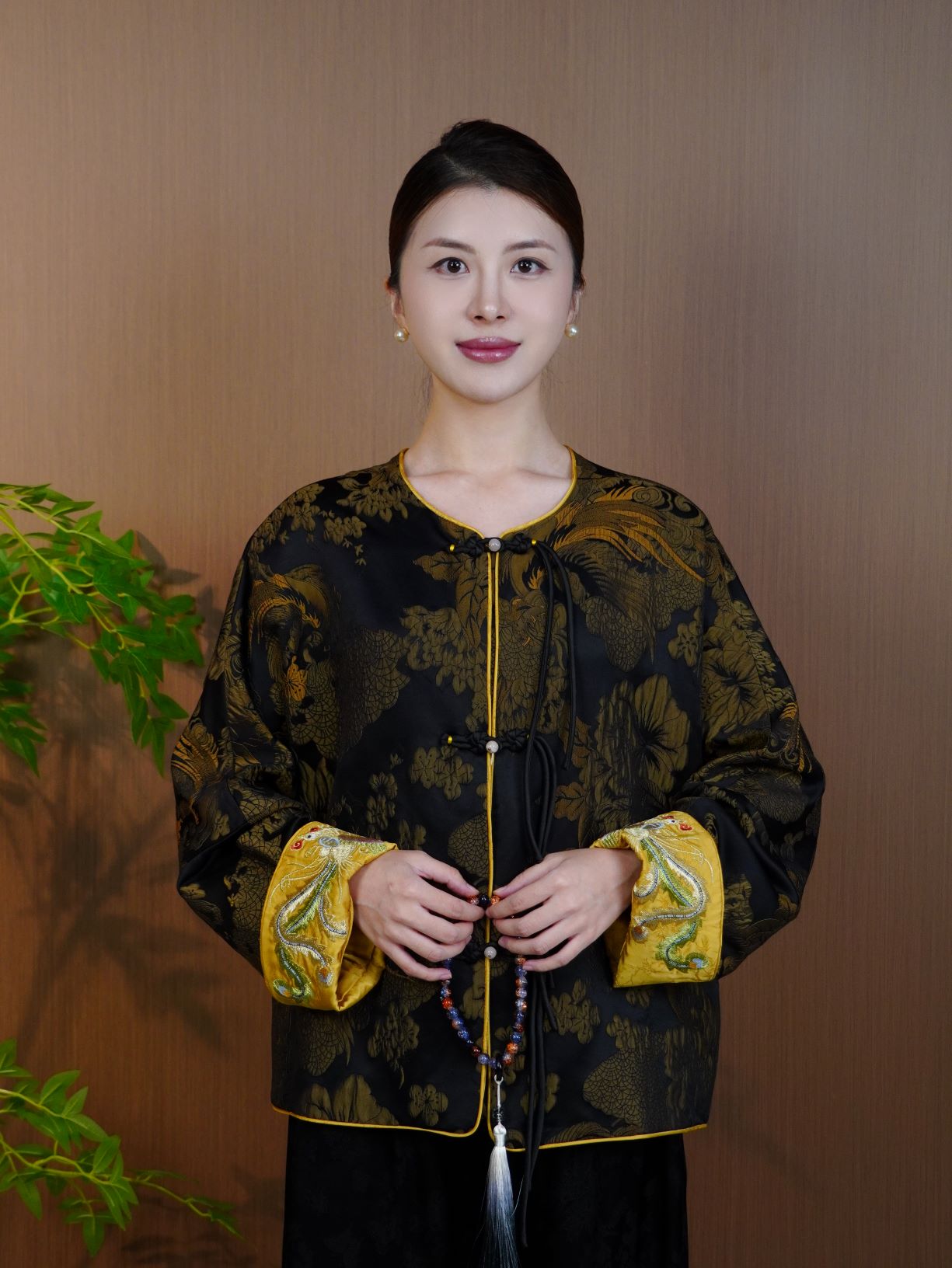 古月茗里【凤栖云裳】新中式黑金色暗纹提花重工袖口刺绣流苏盘扣圆领外套