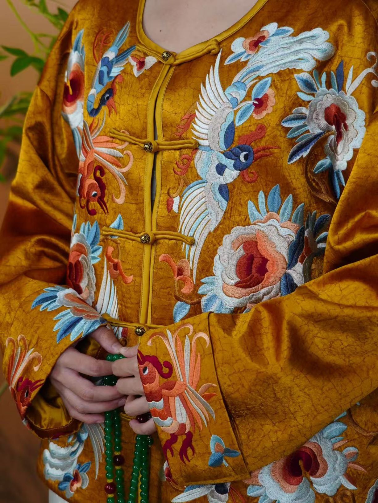 古月茗里【花鸟图】新中式醋酸重工定位刺绣盘扣圆领棉服外套