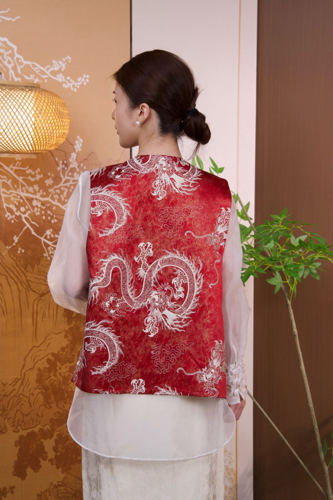 古月茗里【赤焰游龙】新中式重工游龙绣花红色流苏盘扣圆领马甲