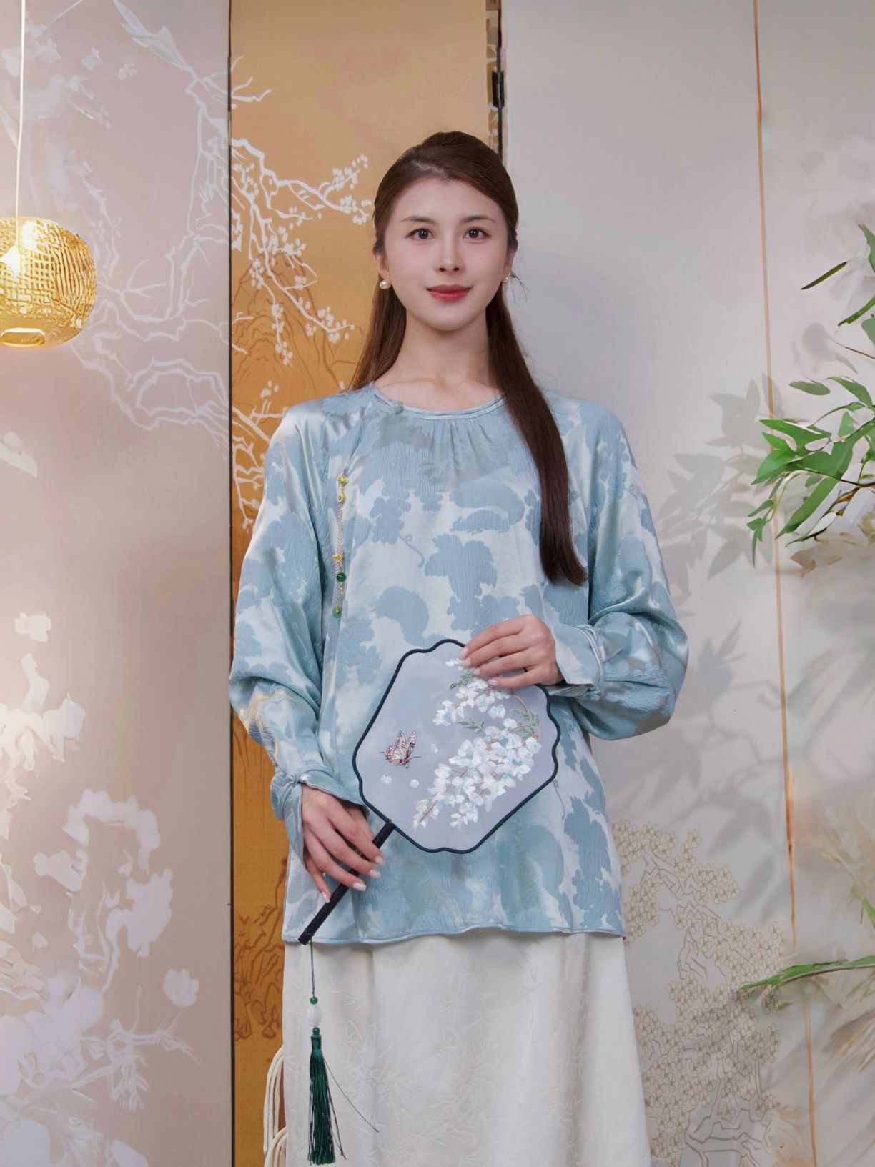 古月茗里【靛云裁绡】新中式暗纹哑光提花玉翠流苏圆领蓝色春夏款上衣