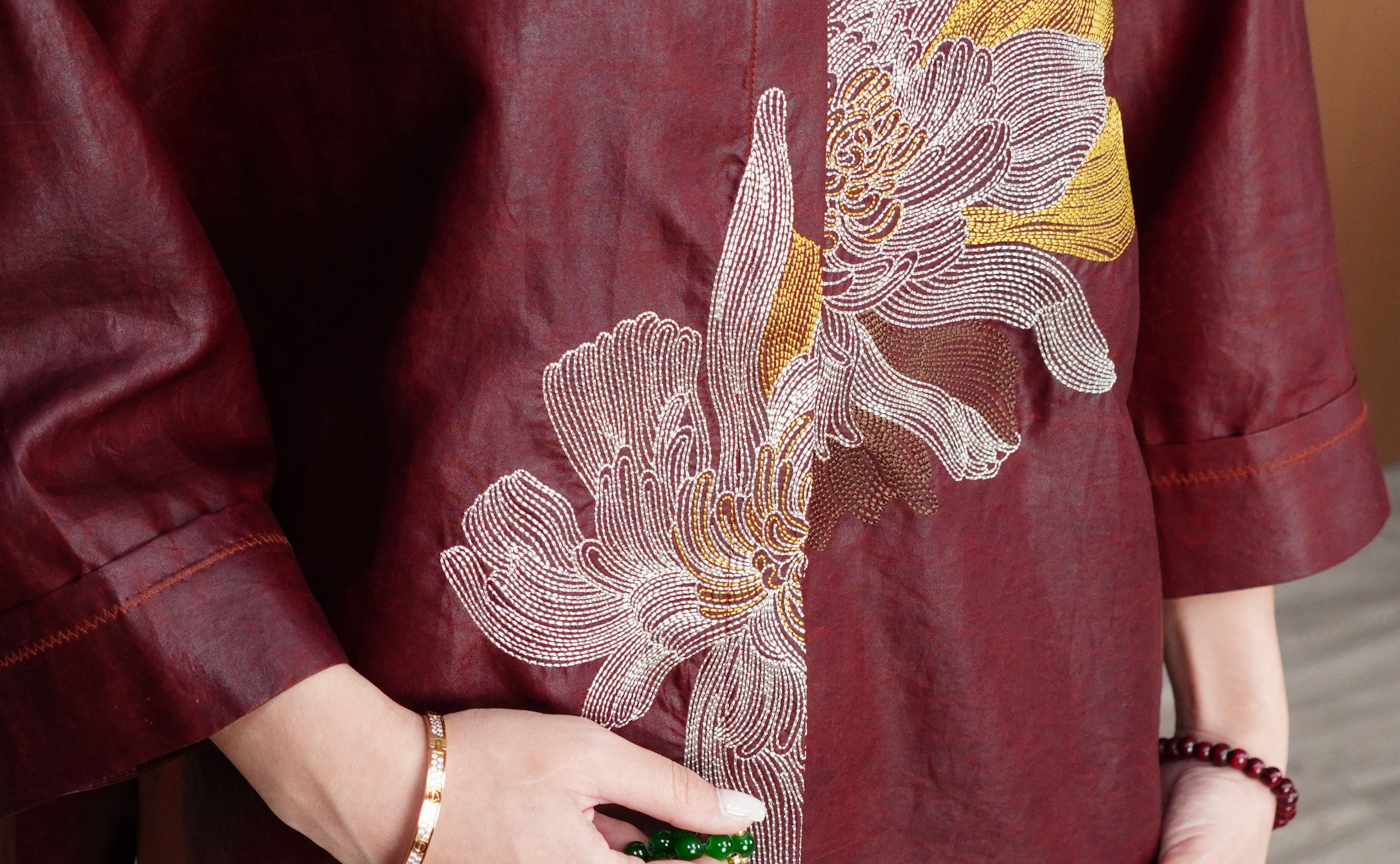 古月茗里【赤云裁纱】新中式香云纱小翻领七分袖绣花上衣