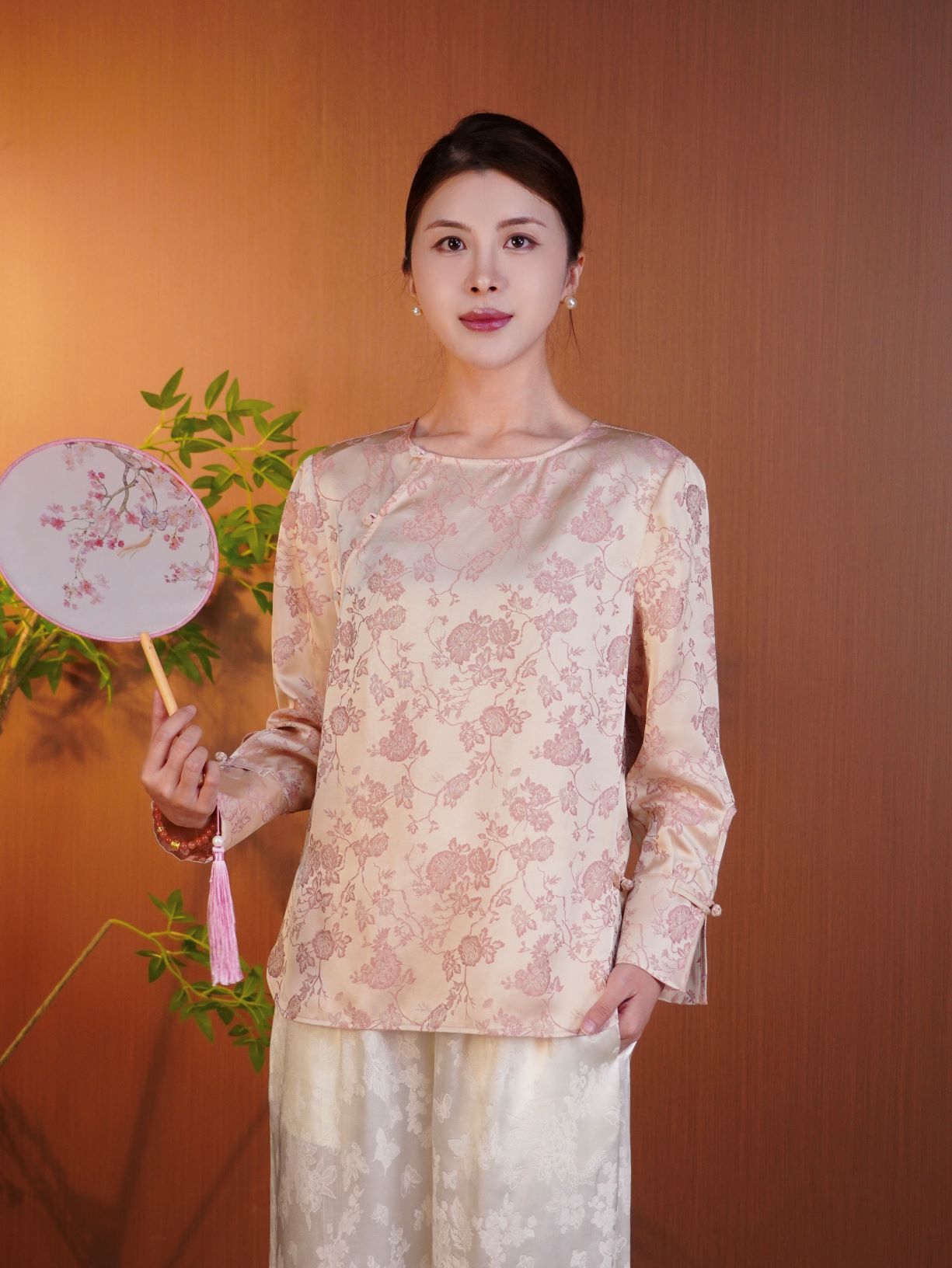 古月茗里【柔粉簪花】新中式丝质双面印花圆领长袖上衣