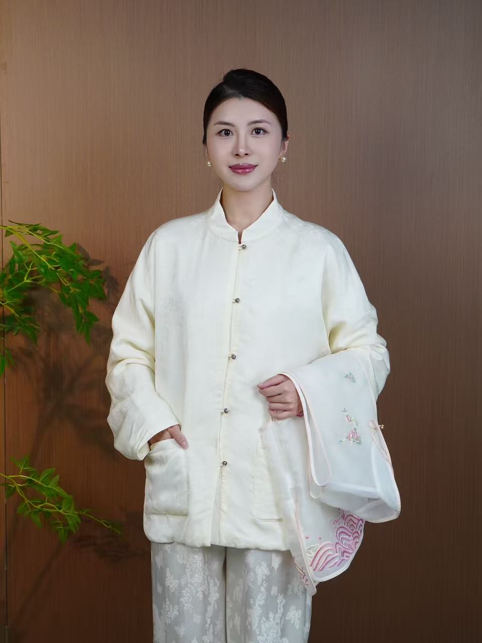 古月茗里【月白华裳】新中式白色银扣立领中长款棉服外套