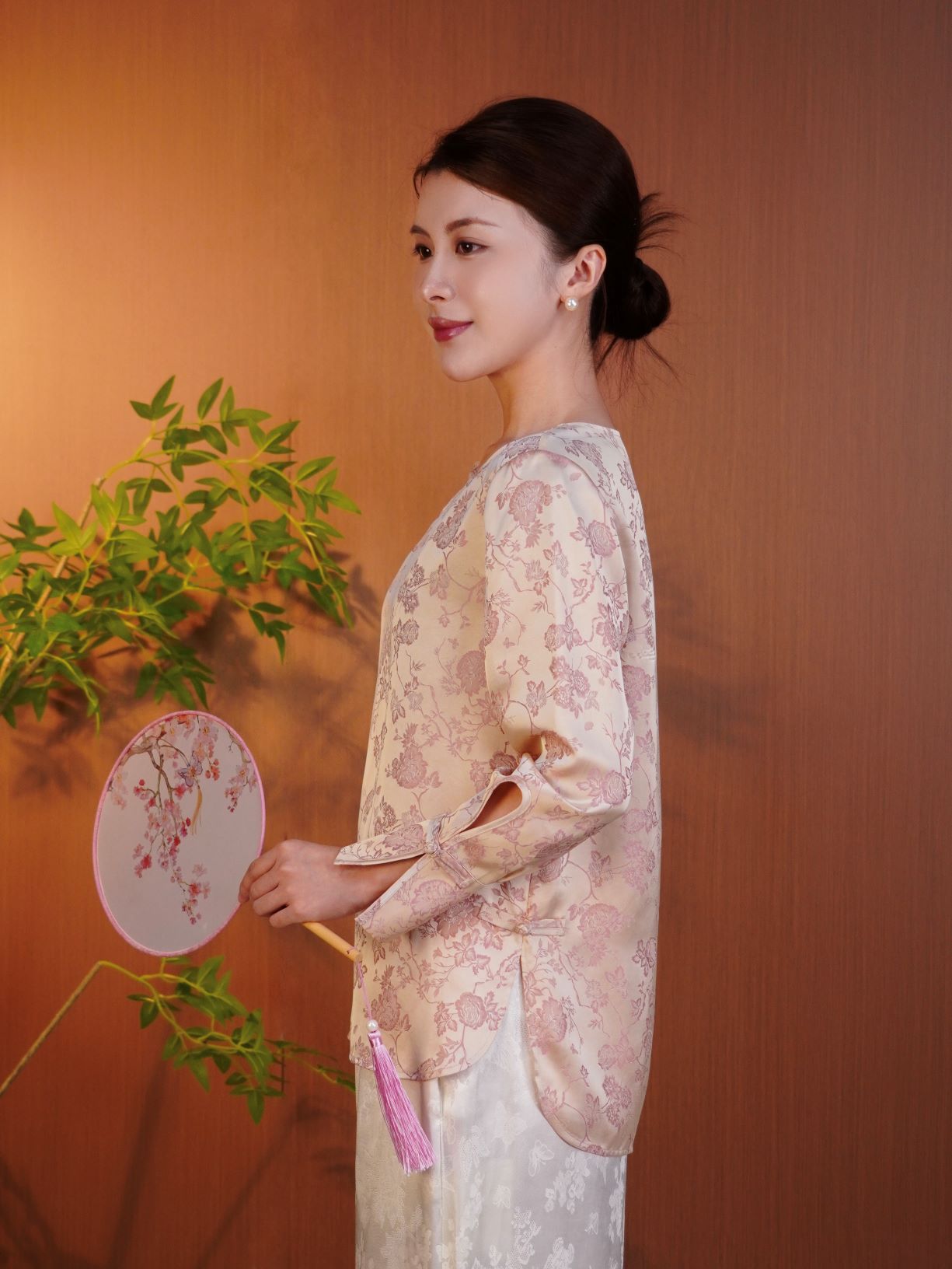 古月茗里【柔粉簪花】新中式丝质双面印花圆领长袖上衣