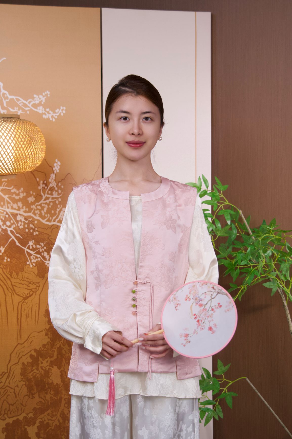 古月茗里【粉韵嫣然】新中式粉色暗纹提花流苏盘扣不规则下摆圆领马甲