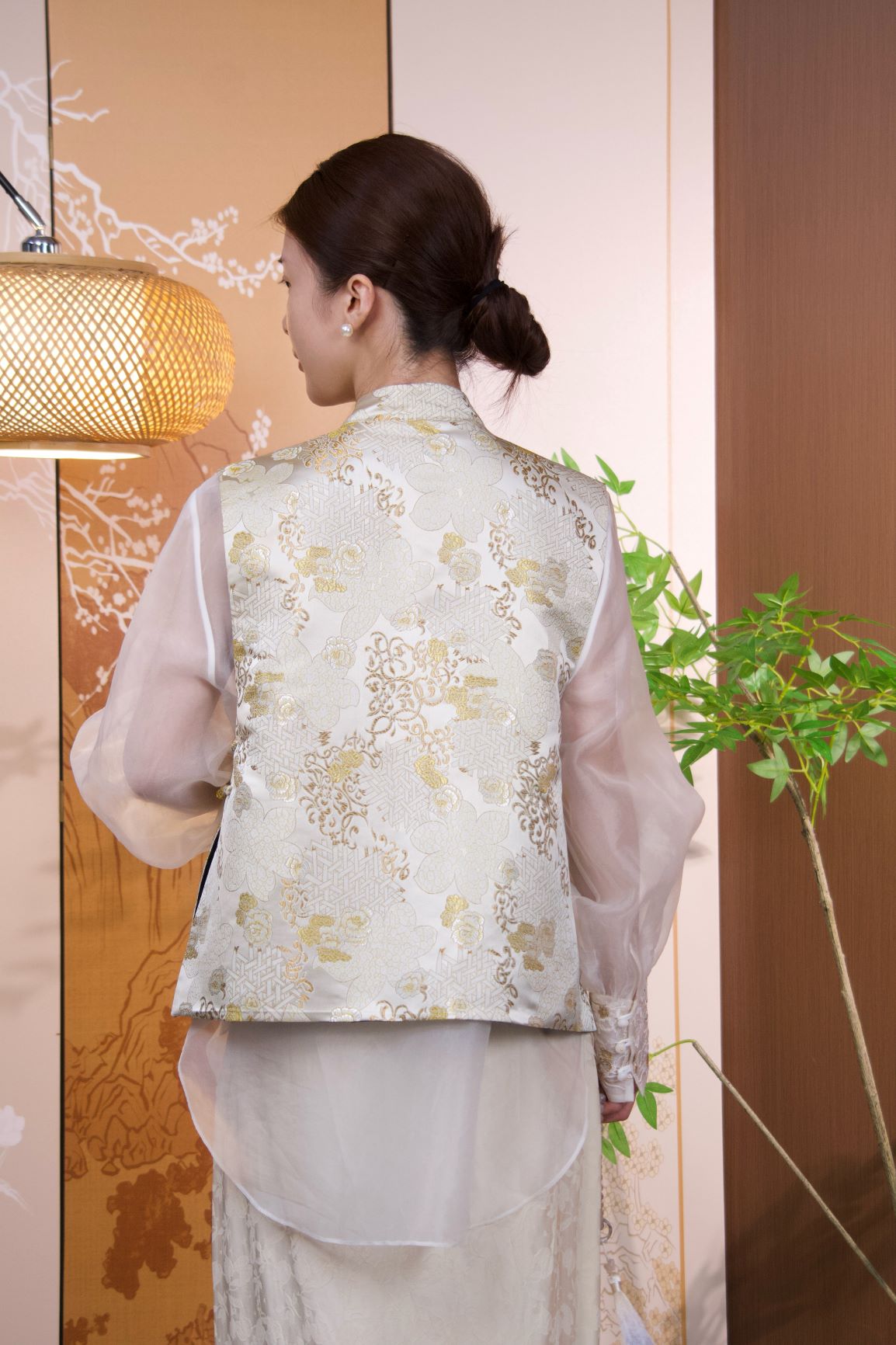 古月茗里【缃色云裁】新中式淡黄色宋锦金色盘扣立领马甲