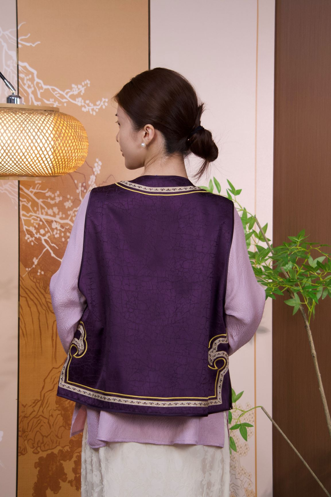 古月茗里【孔雀开屏】新中式重工孔雀绣花金色盘扣圆领马甲