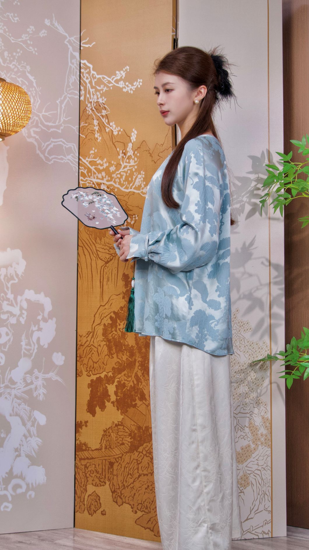 古月茗里【靛云裁绡】新中式暗纹哑光提花玉翠流苏圆领蓝色春夏款上衣