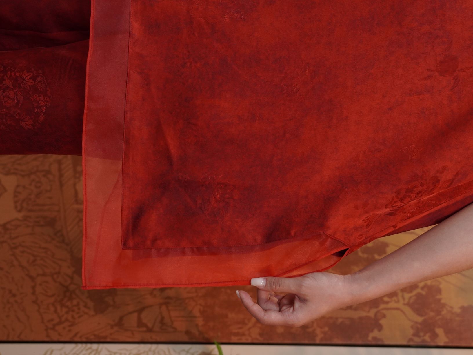 古月茗里【朱印流霞】新中式朱砂红暗纹提花盘扣立领中长款短袖上衣+裤子套装