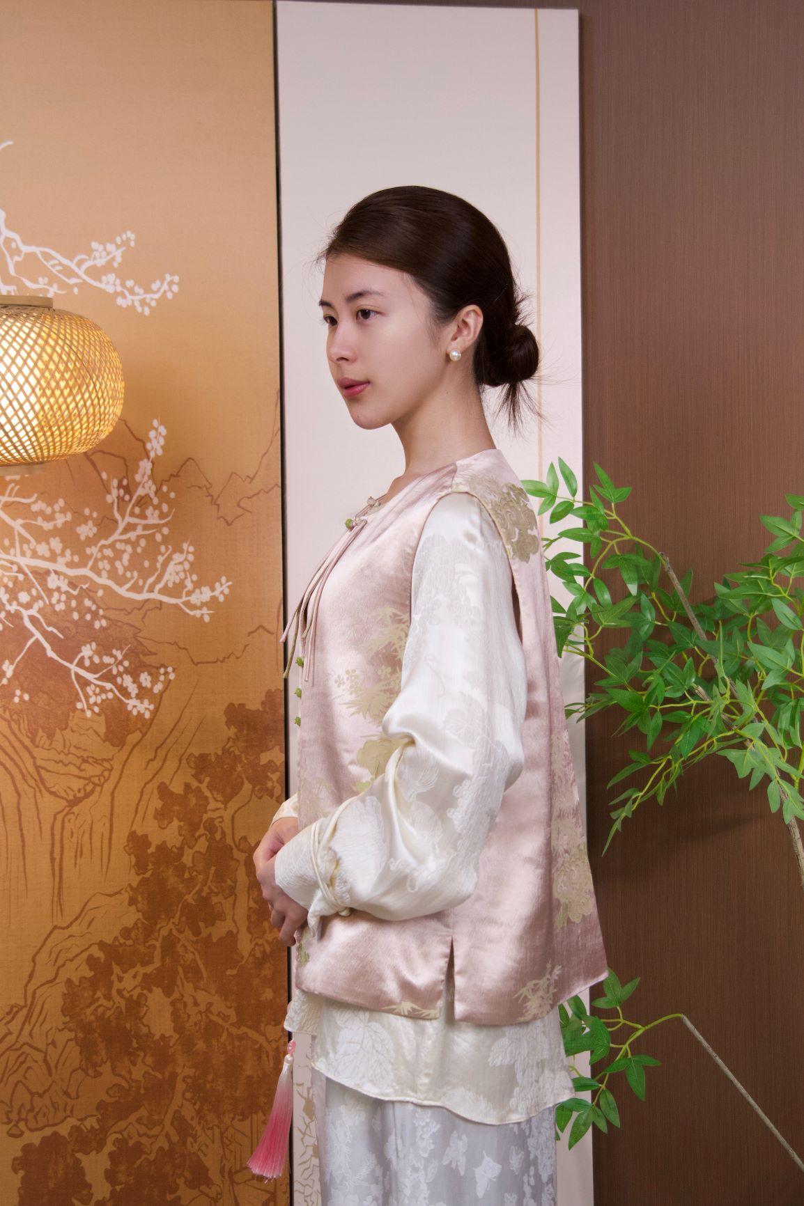 古月茗里【粉黛红颜】新中式醋酸竹林提花流苏盘扣圆领淡粉色马甲