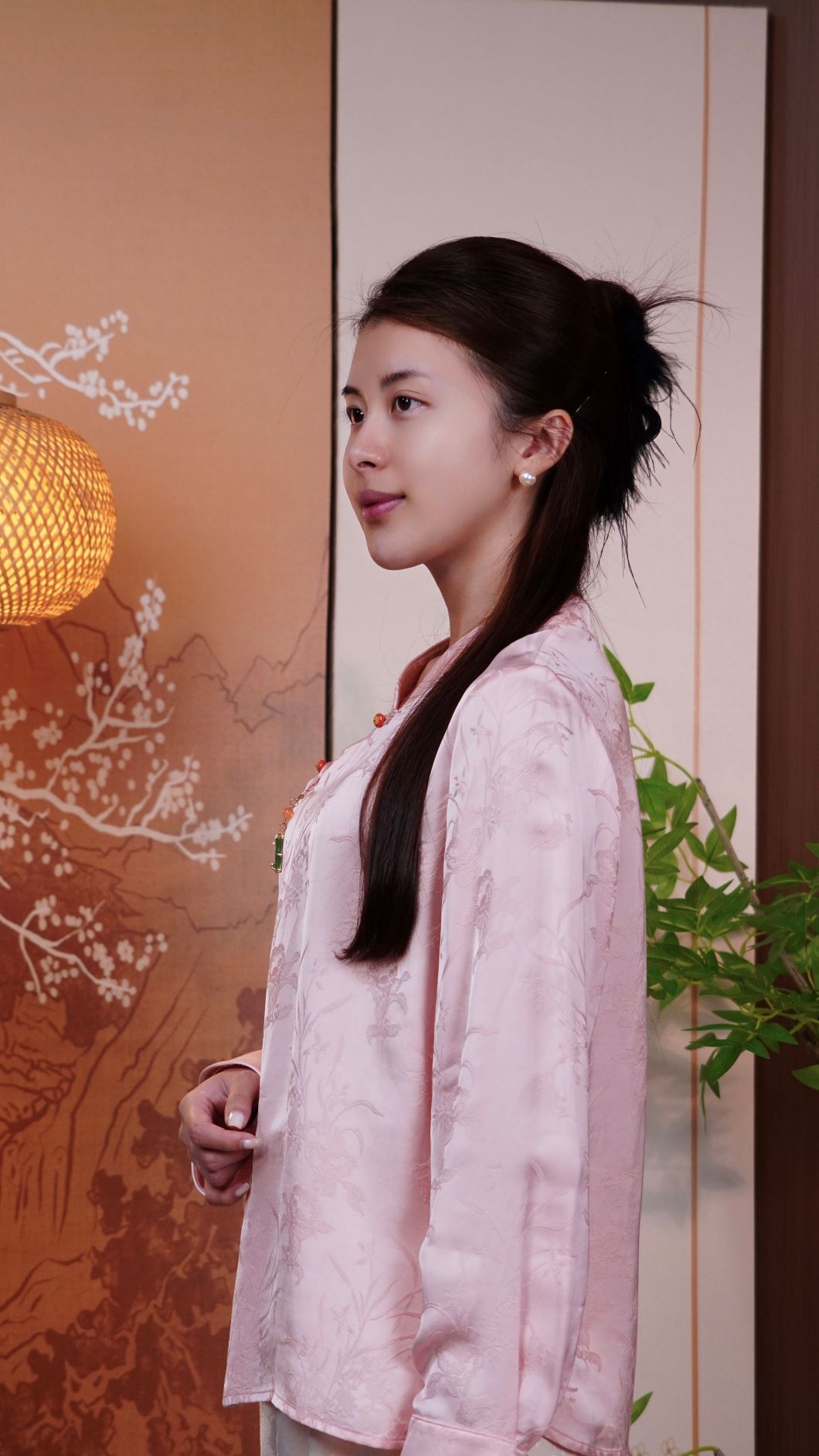 古月茗里【出水芙蓉】新中式暗纹提花玉翠流苏盘扣立领粉色春夏款上衣