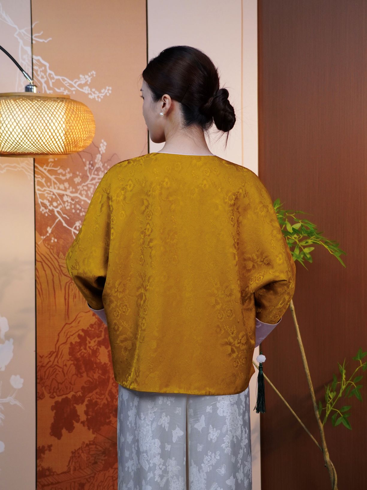 古月茗里【金辉焕裳】新中式姜黄色暗纹提花手工盘扣圆领拼袖长袖外套