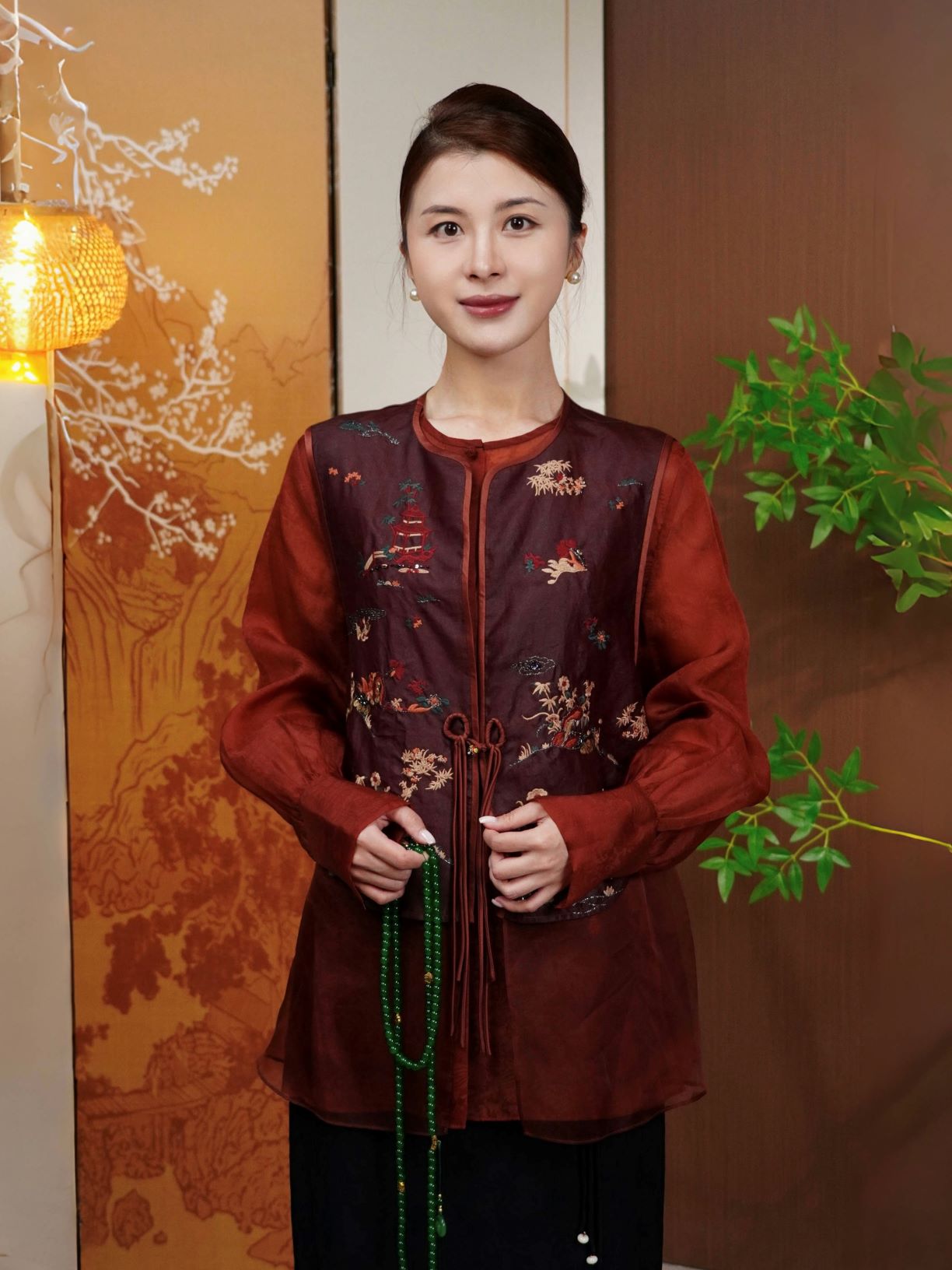 古月茗里【赤纱衔珠】新中式圆领桑蚕丝香云纱拼纱流苏盘扣马甲上衣