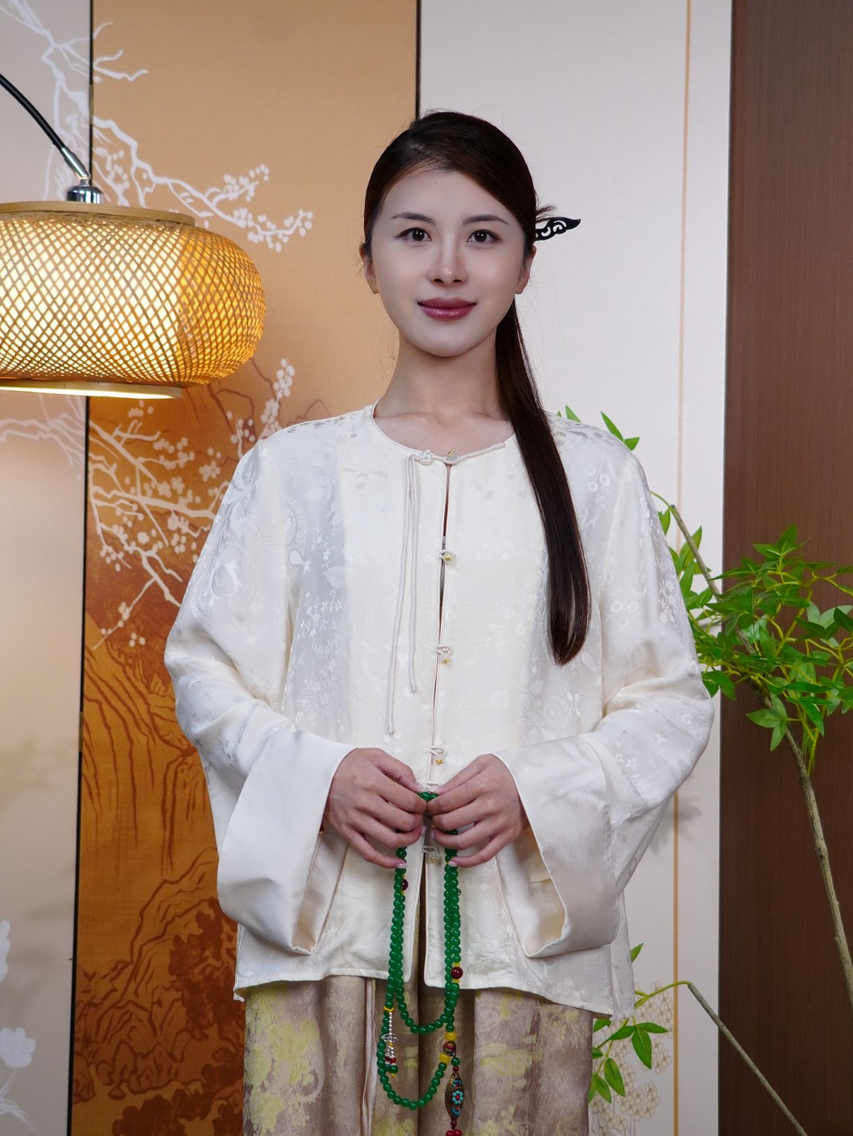 古月茗里【素雪凝脂】新中式雪白色暗纹提花圆领流苏盘扣春夏薄款外套