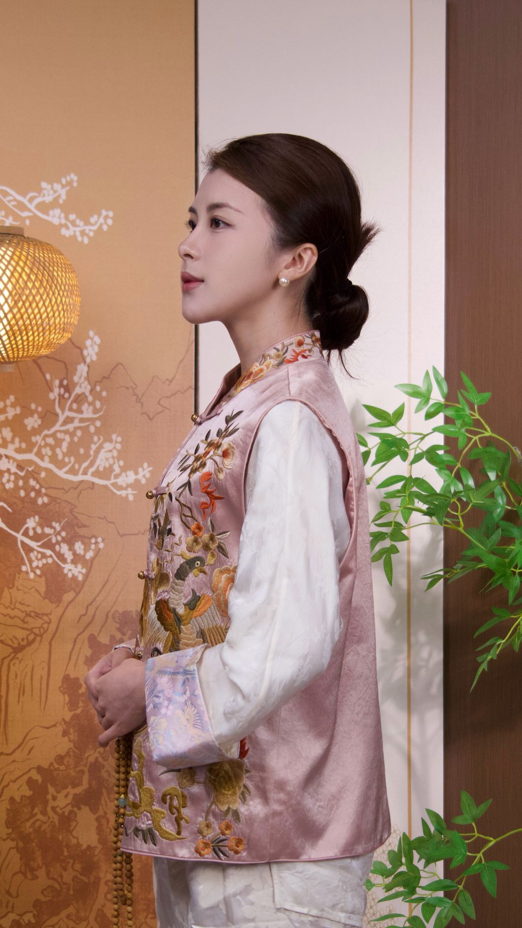 古月茗里【粉影琼姿】新中式粉色双凤吉祥重工刺绣金色盘扣立领马甲