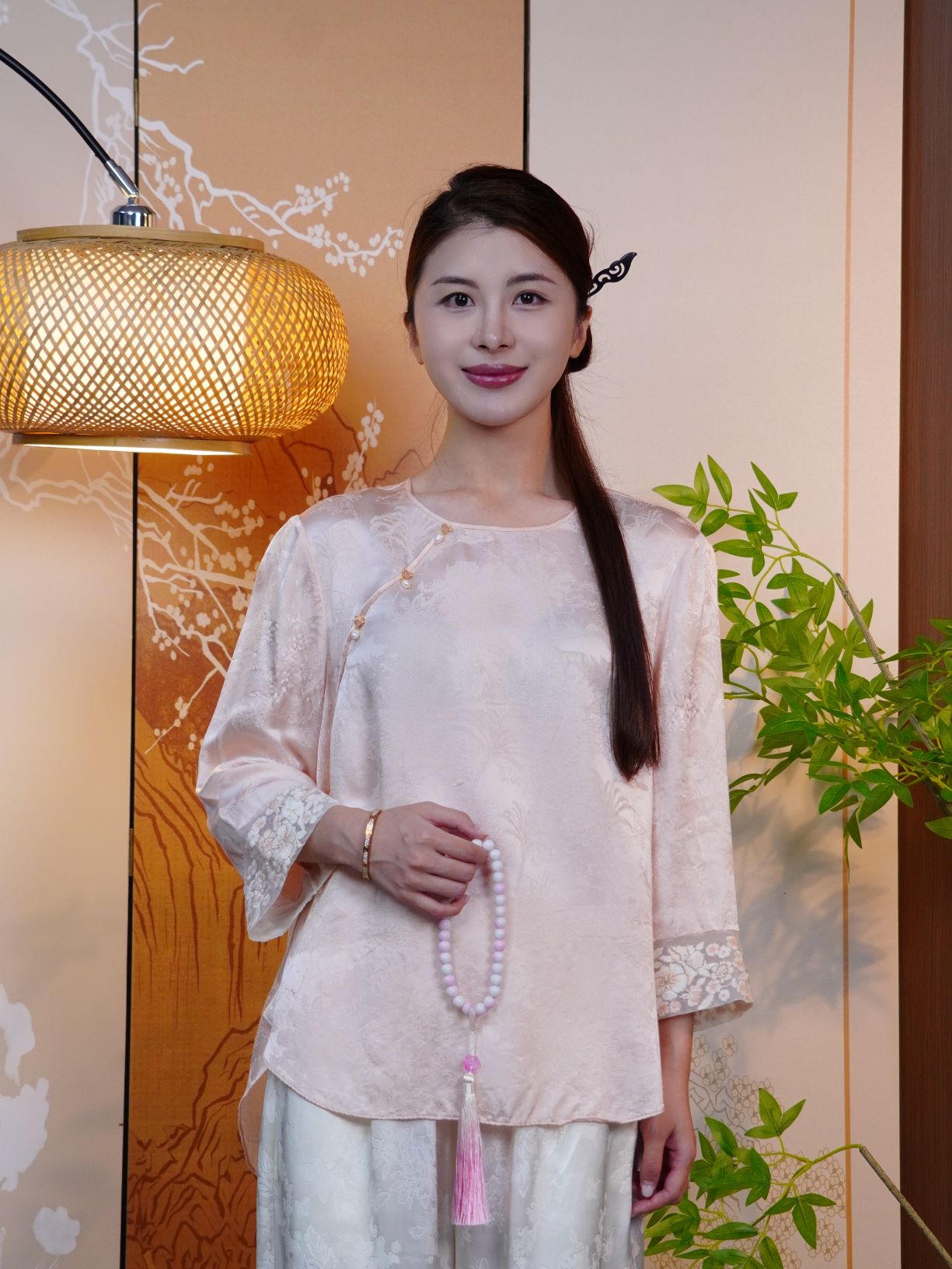 古月茗里【粉妆玉砌】新中式圆领粉色暗纹提花珍珠点缀七分袖刺绣拼袖春夏薄款上衣