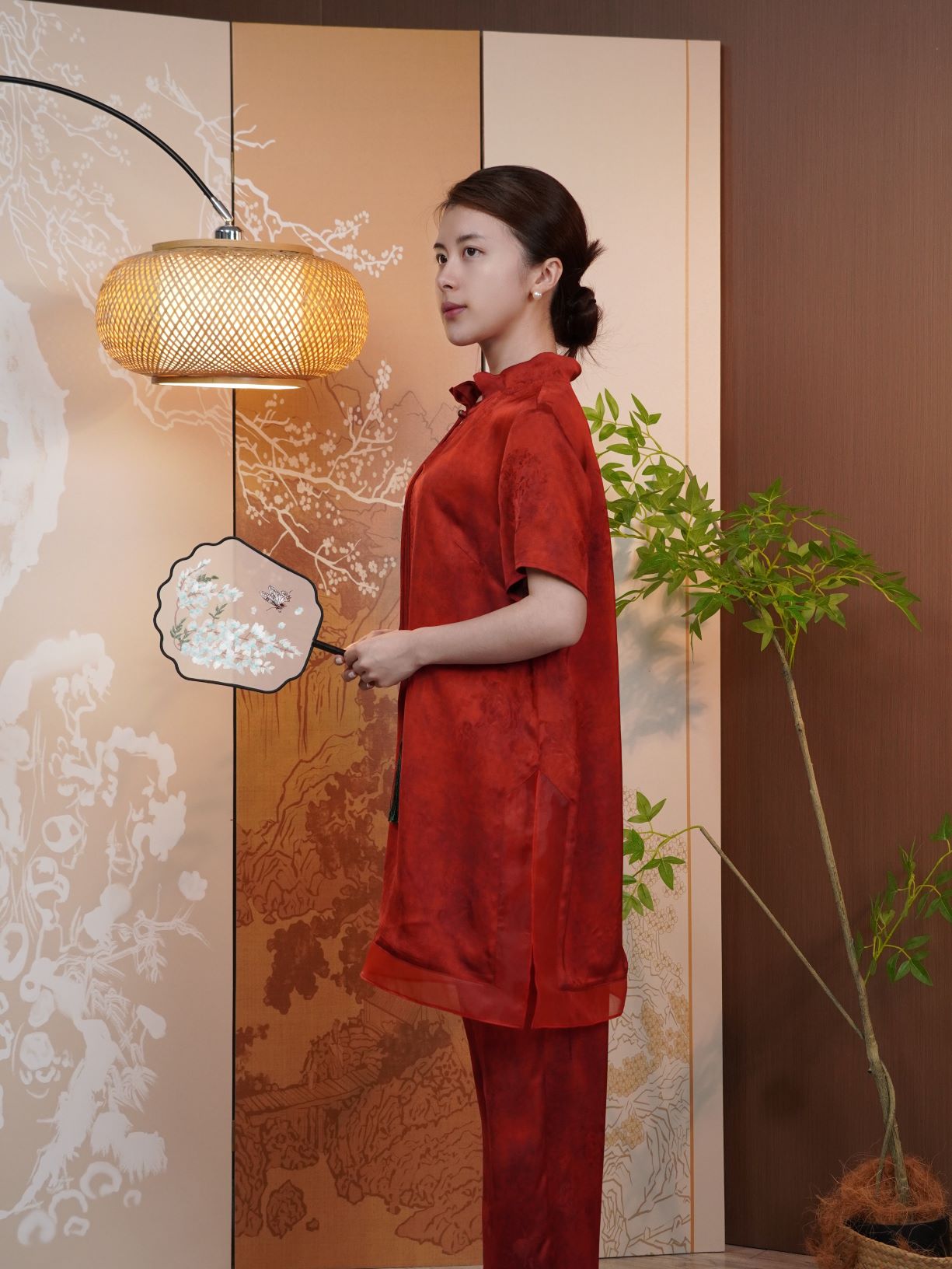 古月茗里【朱印流霞】新中式朱砂红暗纹提花盘扣立领中长款短袖上衣+裤子套装