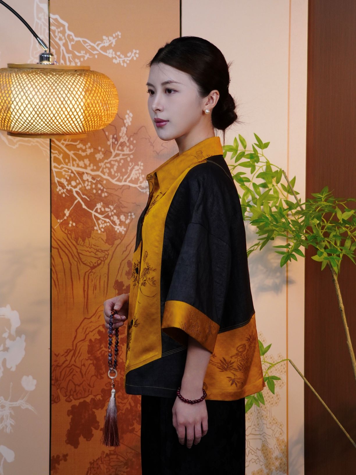古月茗里【墨缀金章】新中式香云纱黑金撞色不规则拼接小翻领七分袖上衣