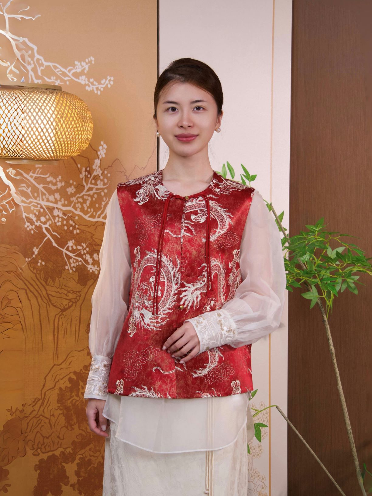 古月茗里【赤焰游龙】新中式重工游龙绣花红色流苏盘扣圆领马甲