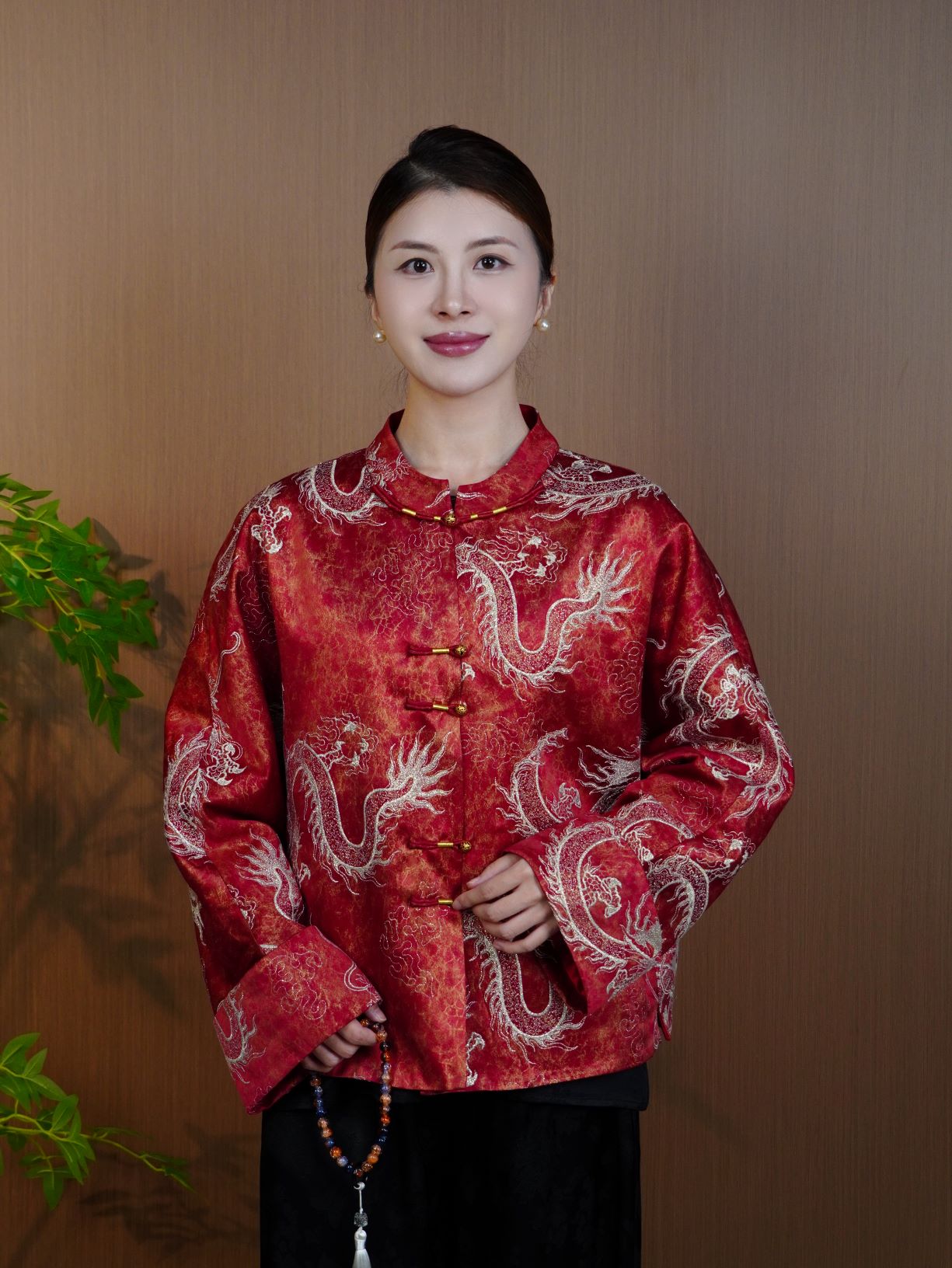 古月茗里【赤焰游龙】新中式重工游龙绣花红色不规则盘扣立领棉服外套