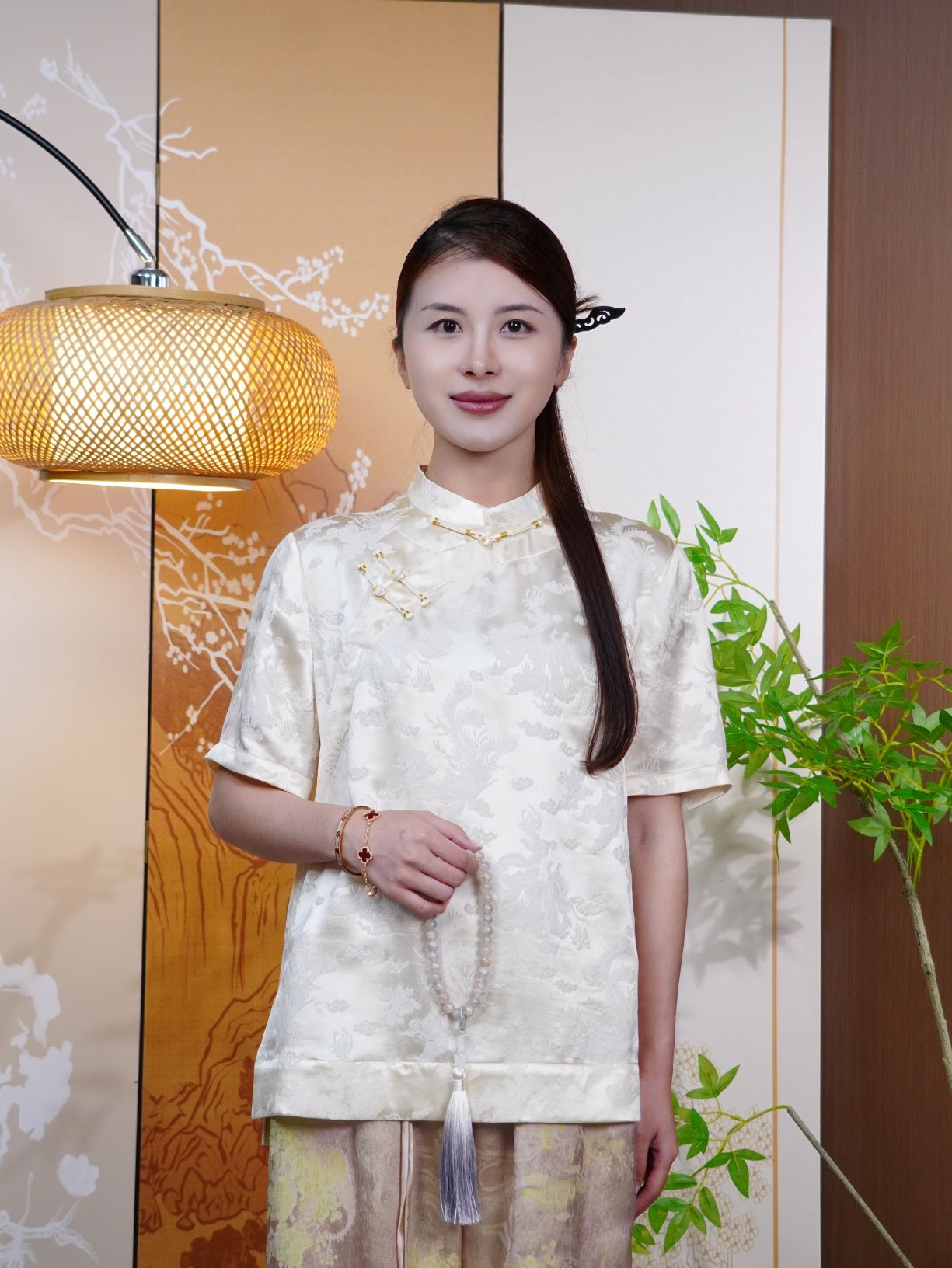 古月茗里【烟罗裁云】新中式白色暗纹提花立领盘扣短袖上衣