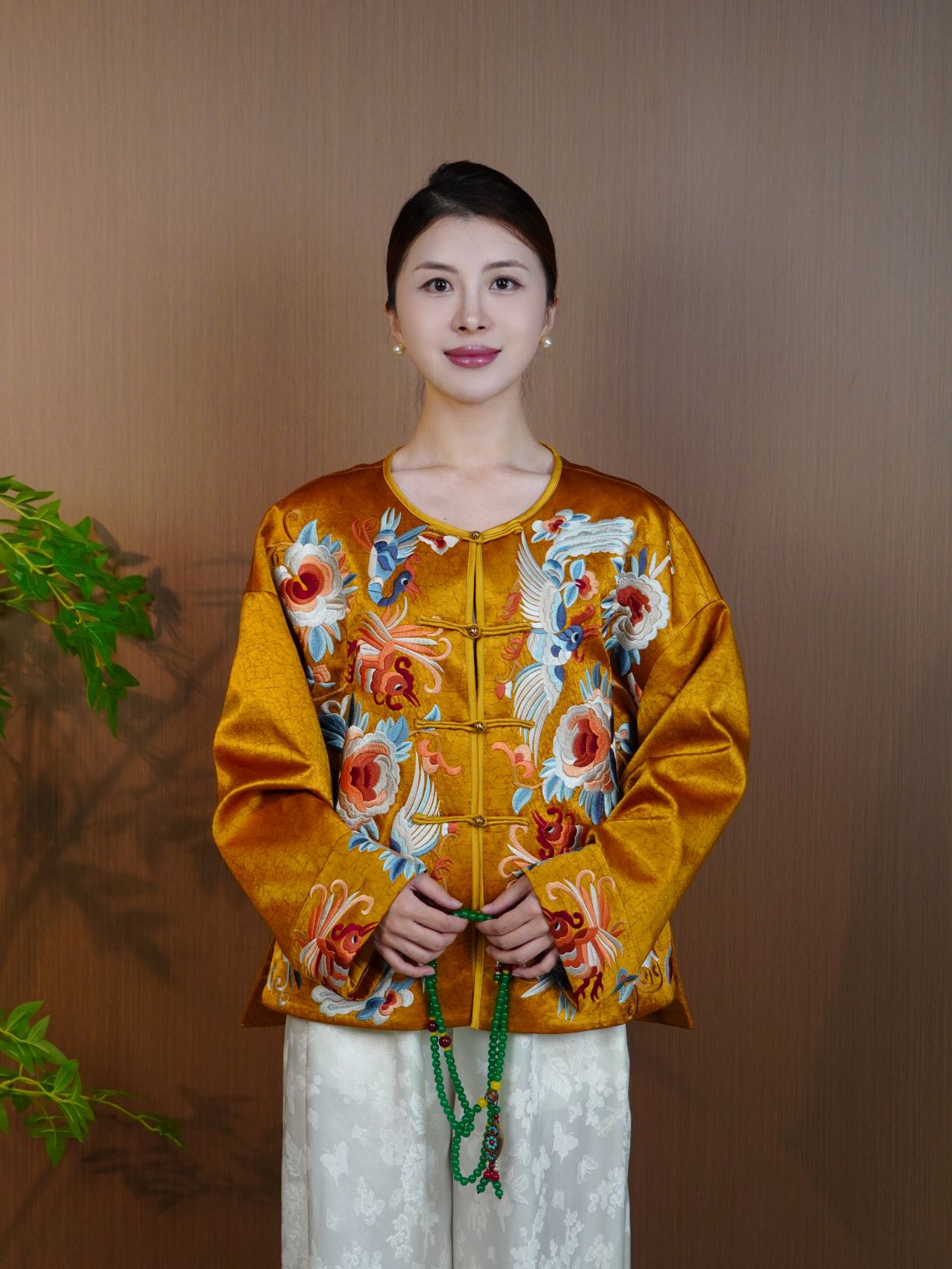 古月茗里【花鸟图】新中式醋酸重工定位刺绣盘扣圆领棉服外套