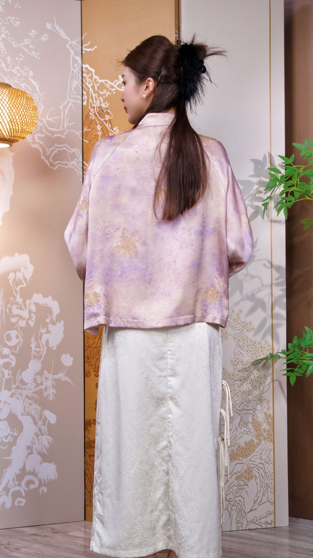 古月茗里【粉芝承露】新中式粉色梦幻印花金色纽扣落肩立领绿色拼袖外套