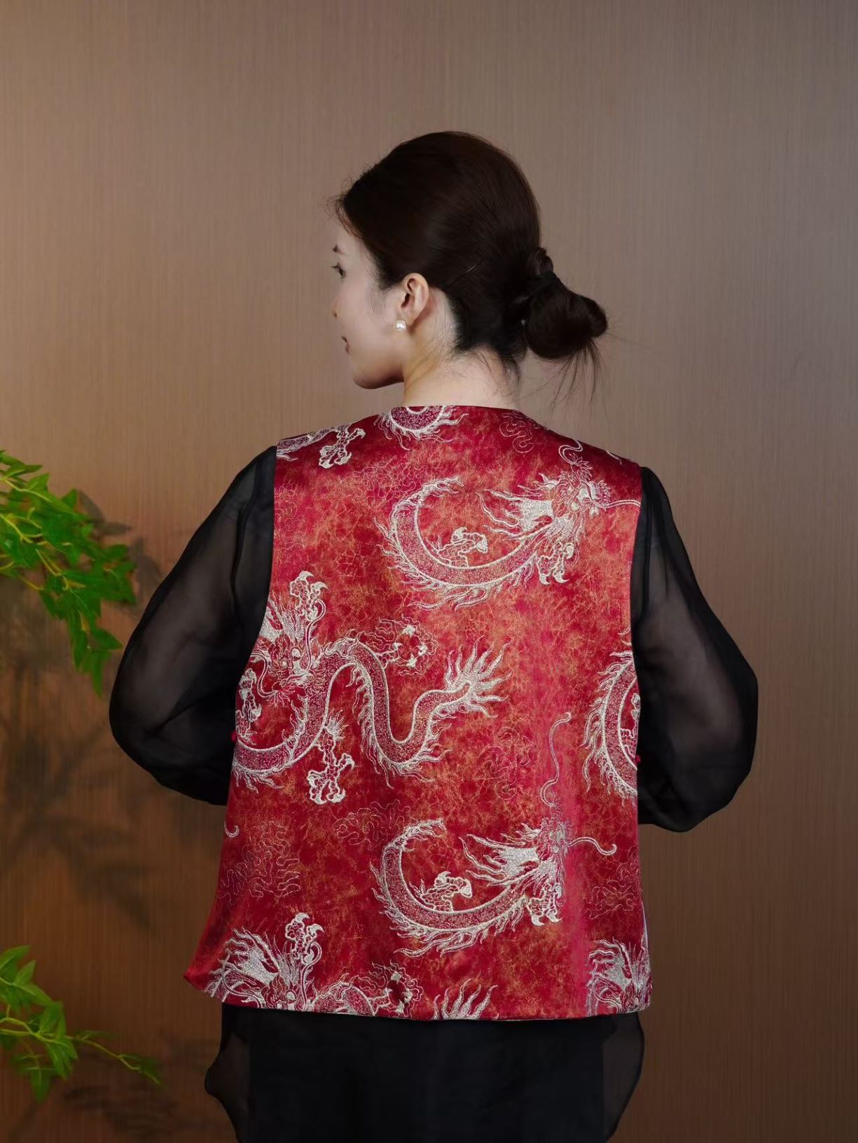 古月茗里【赤焰游龙】新中式重工游龙绣花红色流苏盘扣马甲