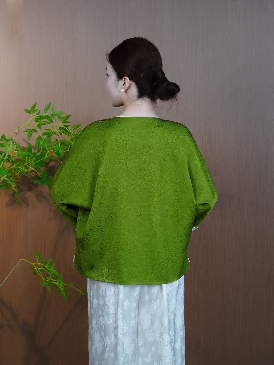 古月茗里【碧纹承衣】新中式超显白翠绿色花罗双面可穿圆领流苏盘扣九分袖外套