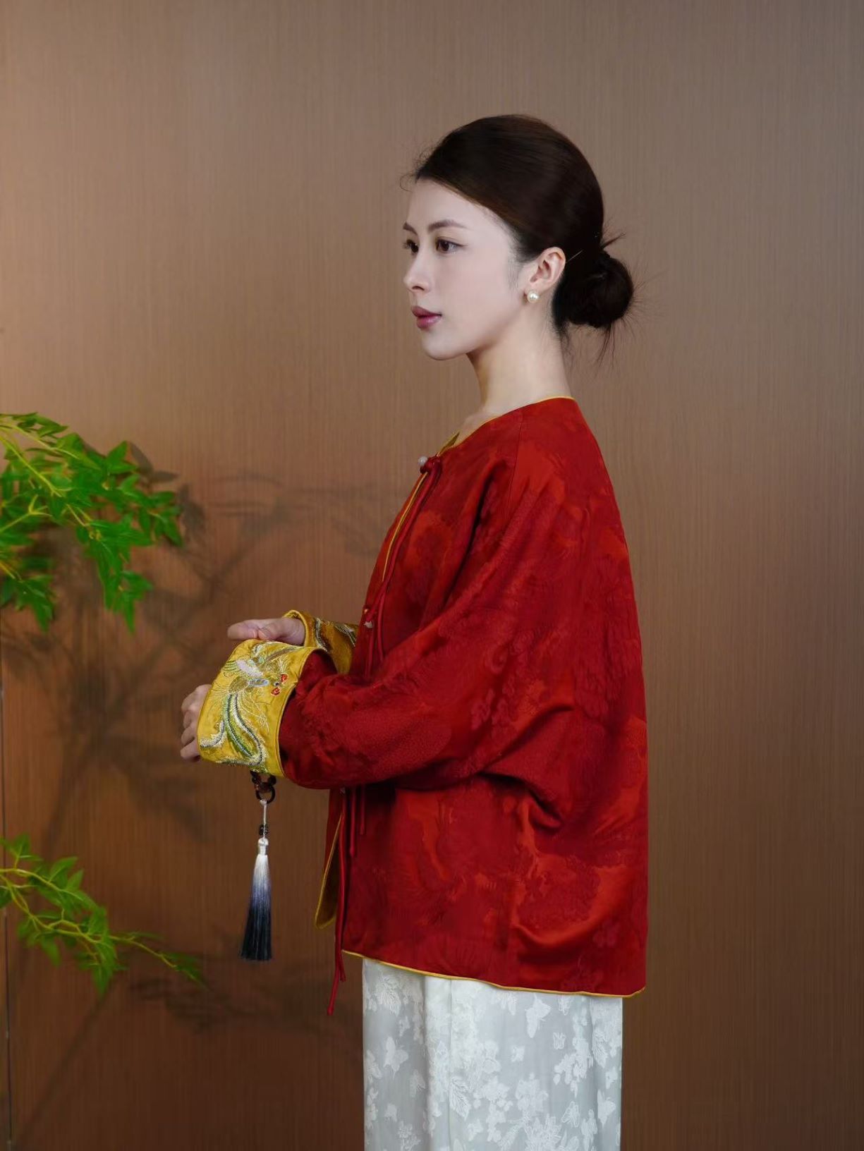 古月茗里【凤栖云裳】新中式红金色暗纹提花重工袖口刺绣流苏盘扣圆领外套