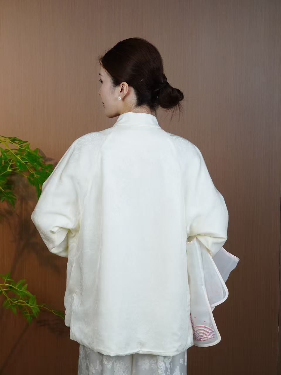 古月茗里【月白华裳】新中式白色银扣立领中长款棉服外套